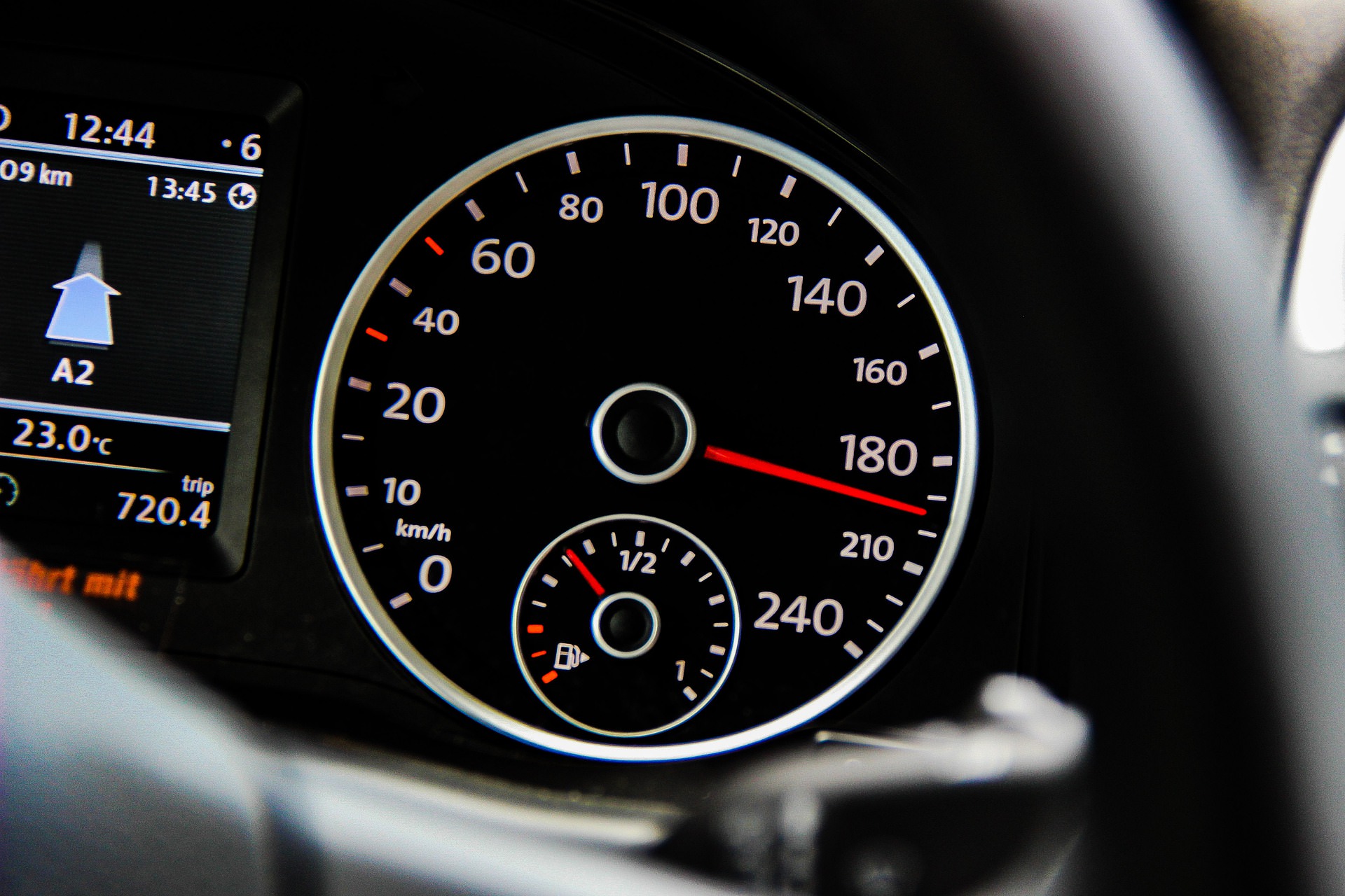 auto-velika-brzina-pixabay.jpg