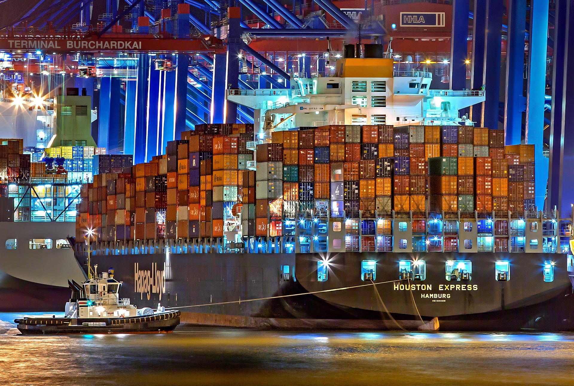hamburg-luka-brod-kontejner-pixabay.jpg
