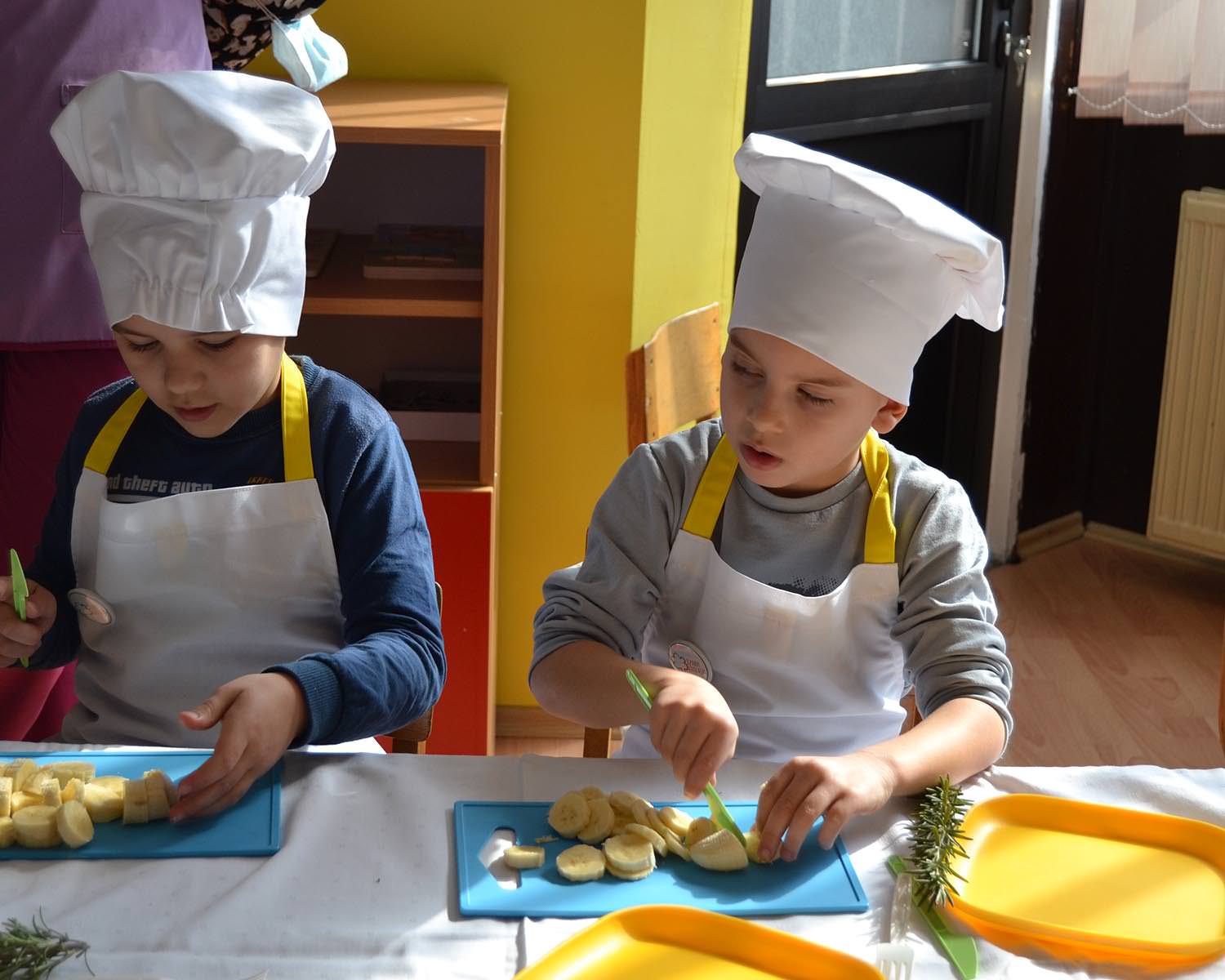 djeca-kuvaju-srna.jpg