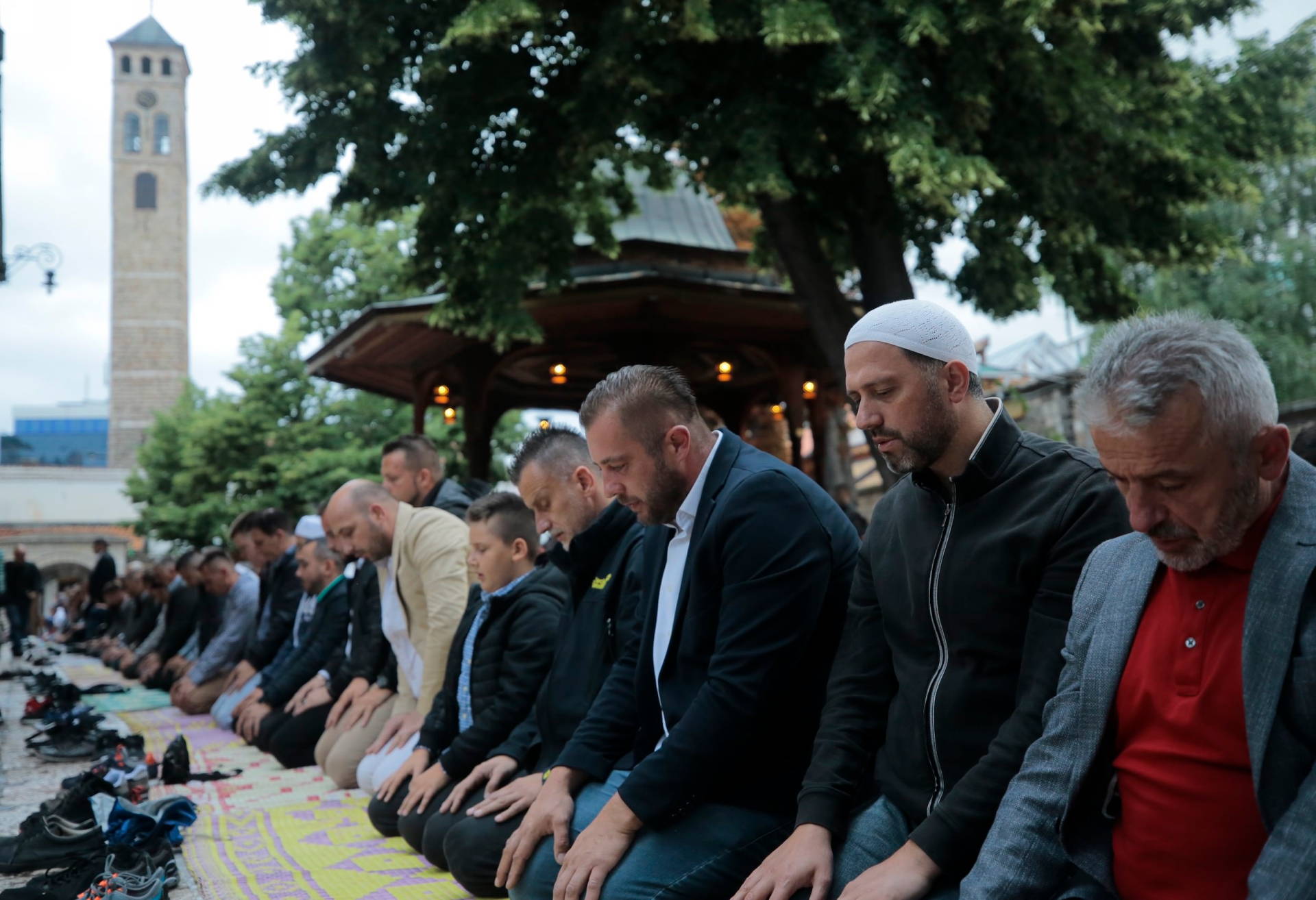 U džamijama širom Bosne i Hercegovine klanjan je bajramnamaz