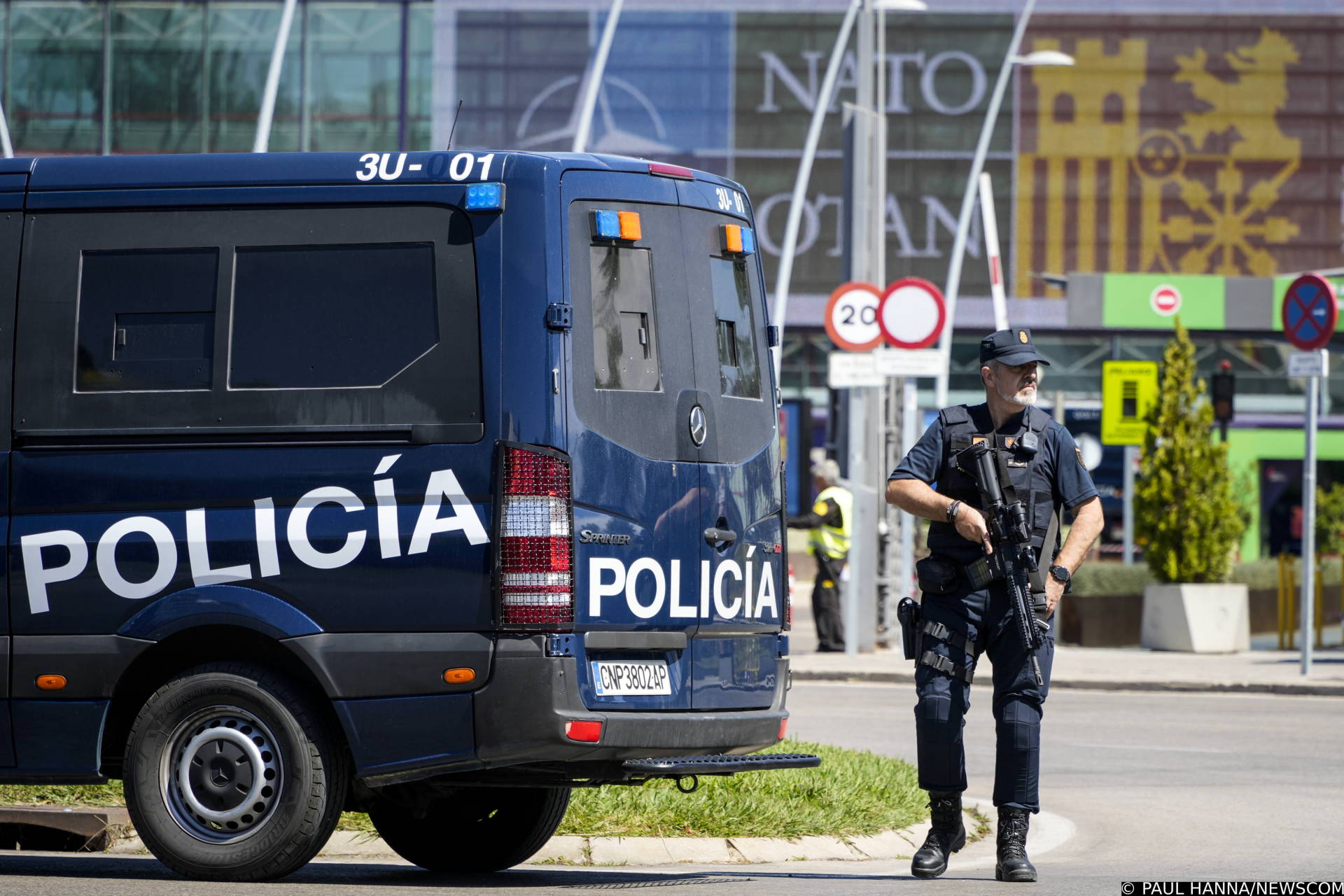 policija-spanija-spanjolska-fotopaul-hannaupi-photo-newscom-photopixsell.jpg