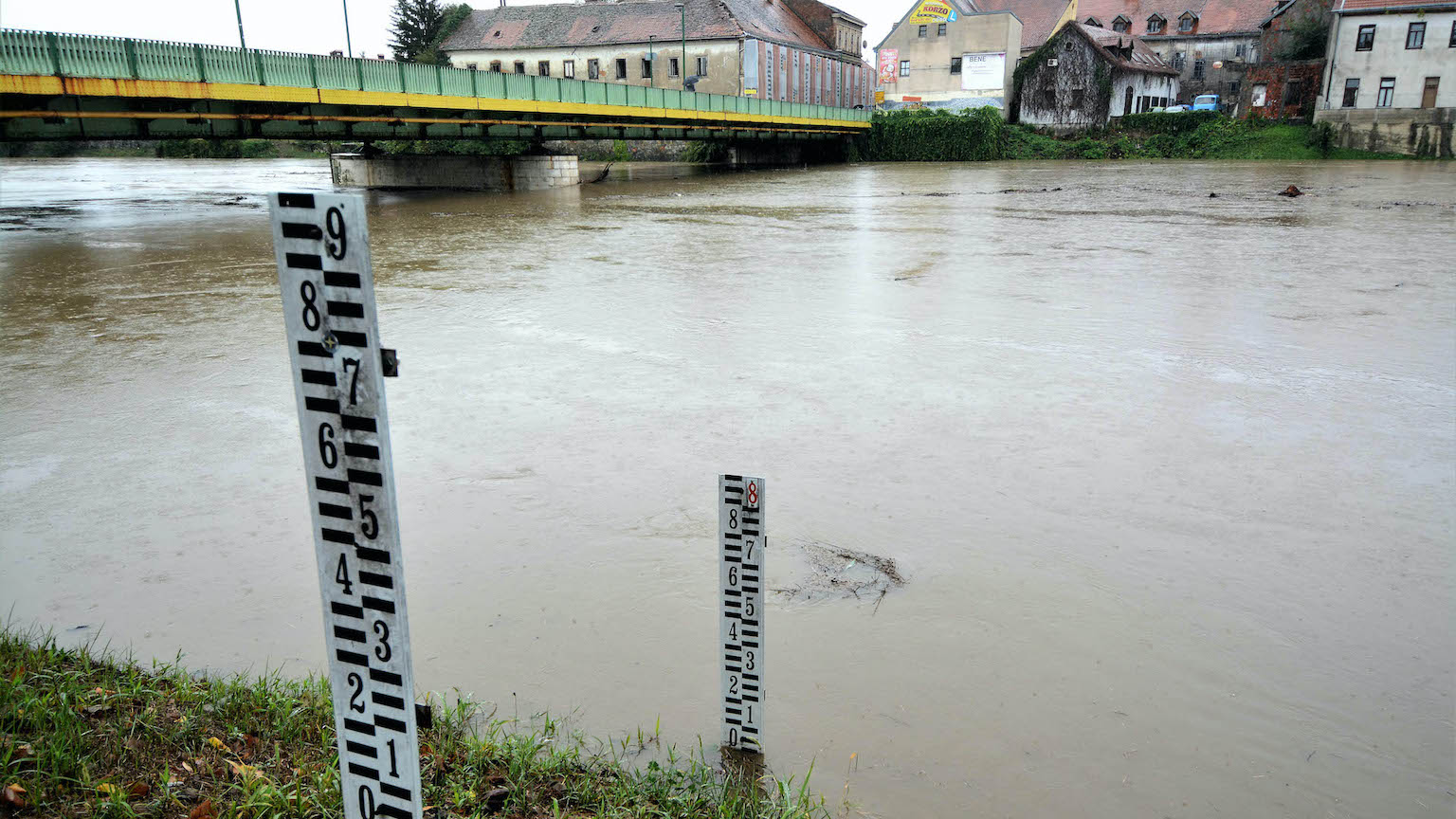 Karlovac poplave foto TANJUG:HINA:MLADEN VOLARIC.jpg