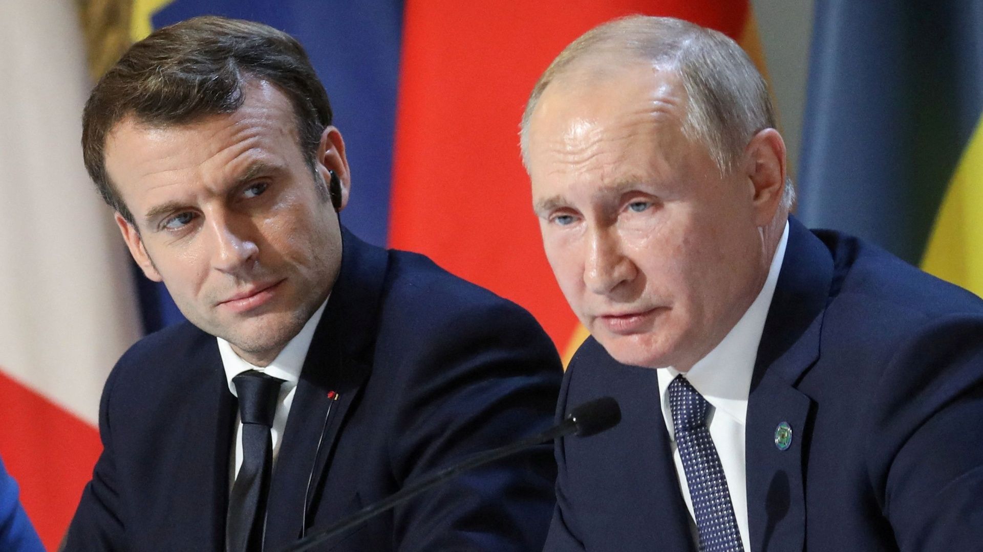 Macron_Putin_foto_Reuters.jpg