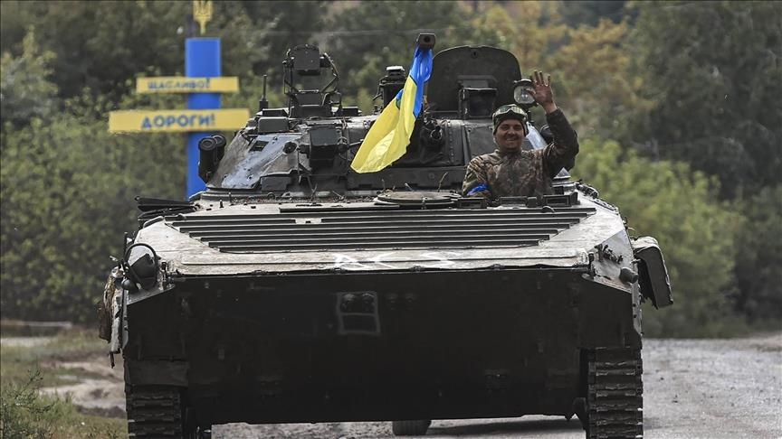 Ukrajinska vojska_tenk_zastava_Anadolija.jpg