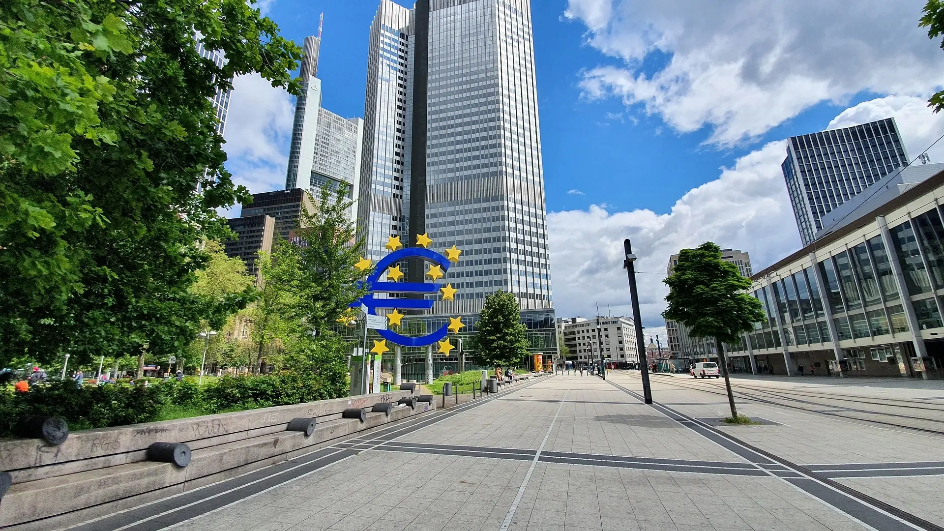 ECB2_Frankfurt_PIXABAY-1666884759896.webp