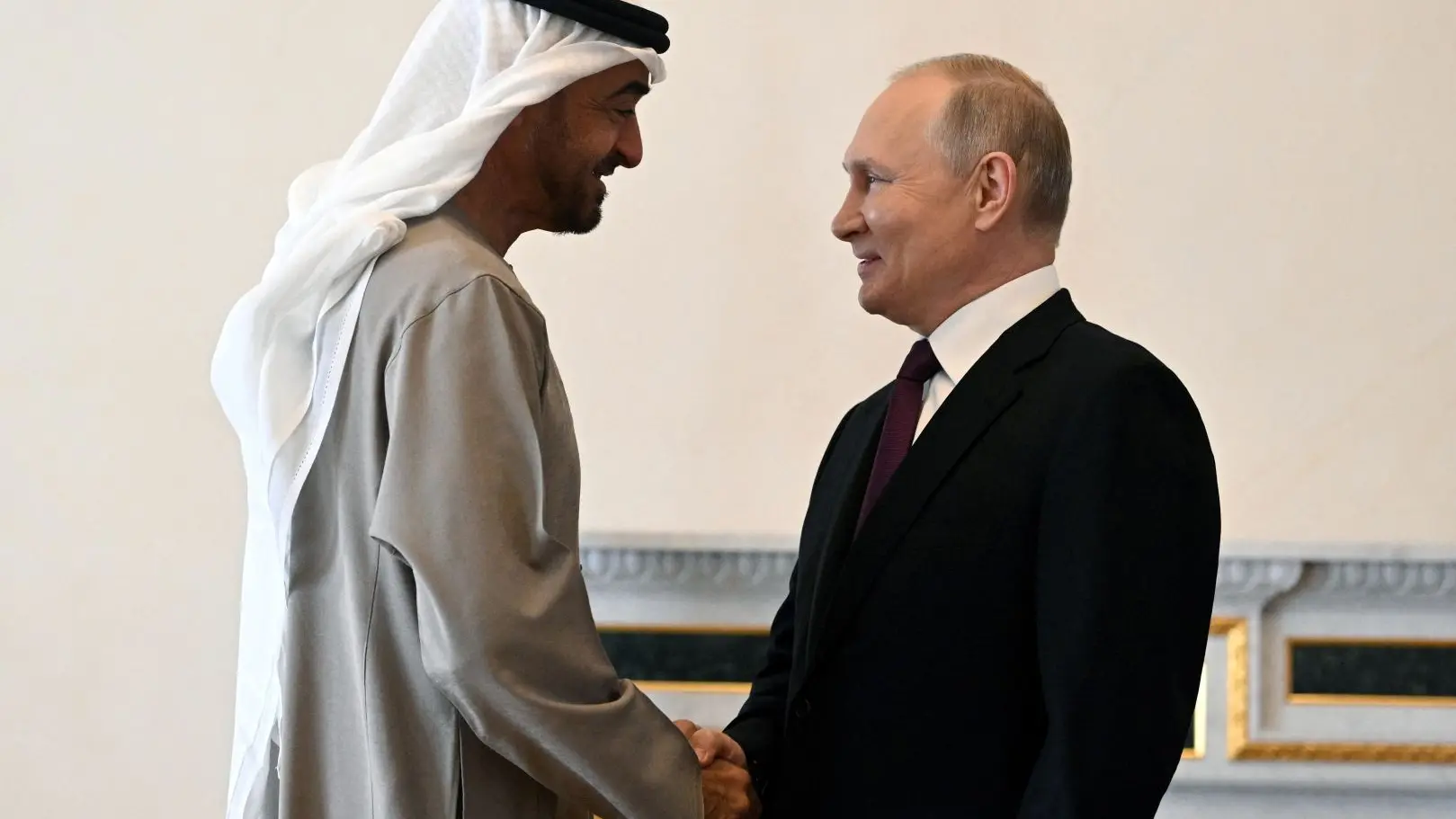 Mohamed bin Zajed al Nahjan_Zayed Al Nahyan_Vladimir Putin_Foto Reuters-1665557936437.webp