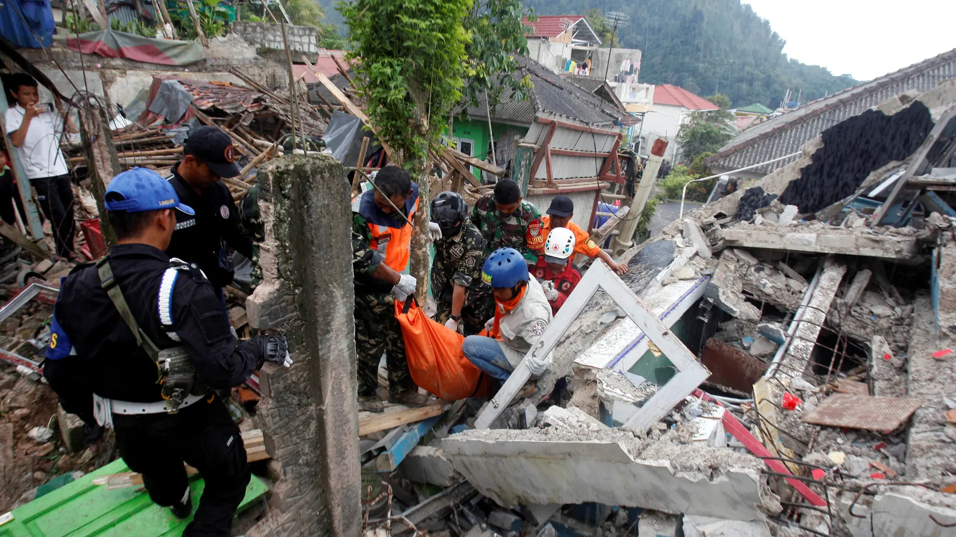 Indonezija zemljotres potres reuters-1669124544955.webp