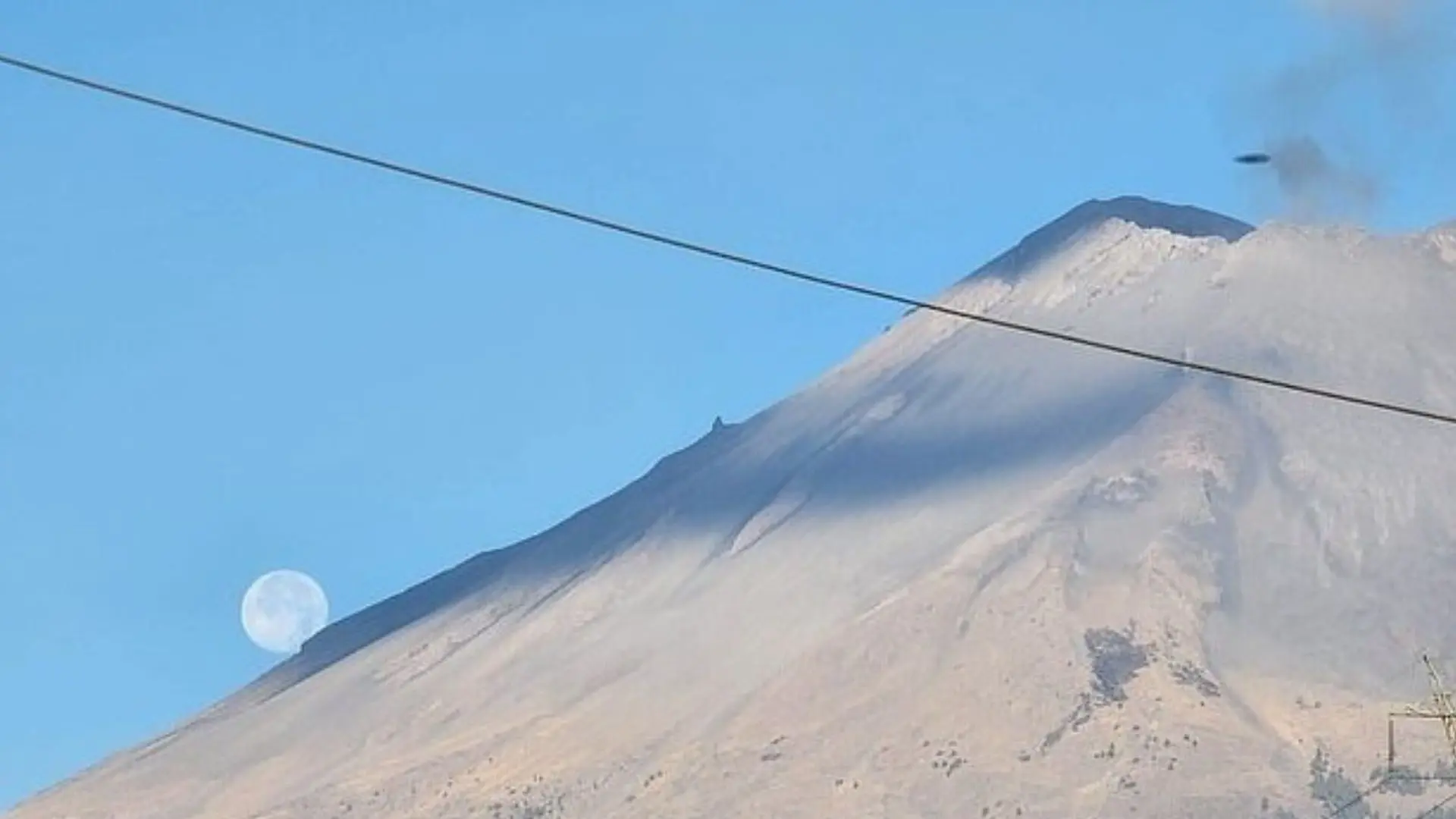 Meksiko_vulkan_NLO_foto_FB-63ca5e19cb9e5.webp