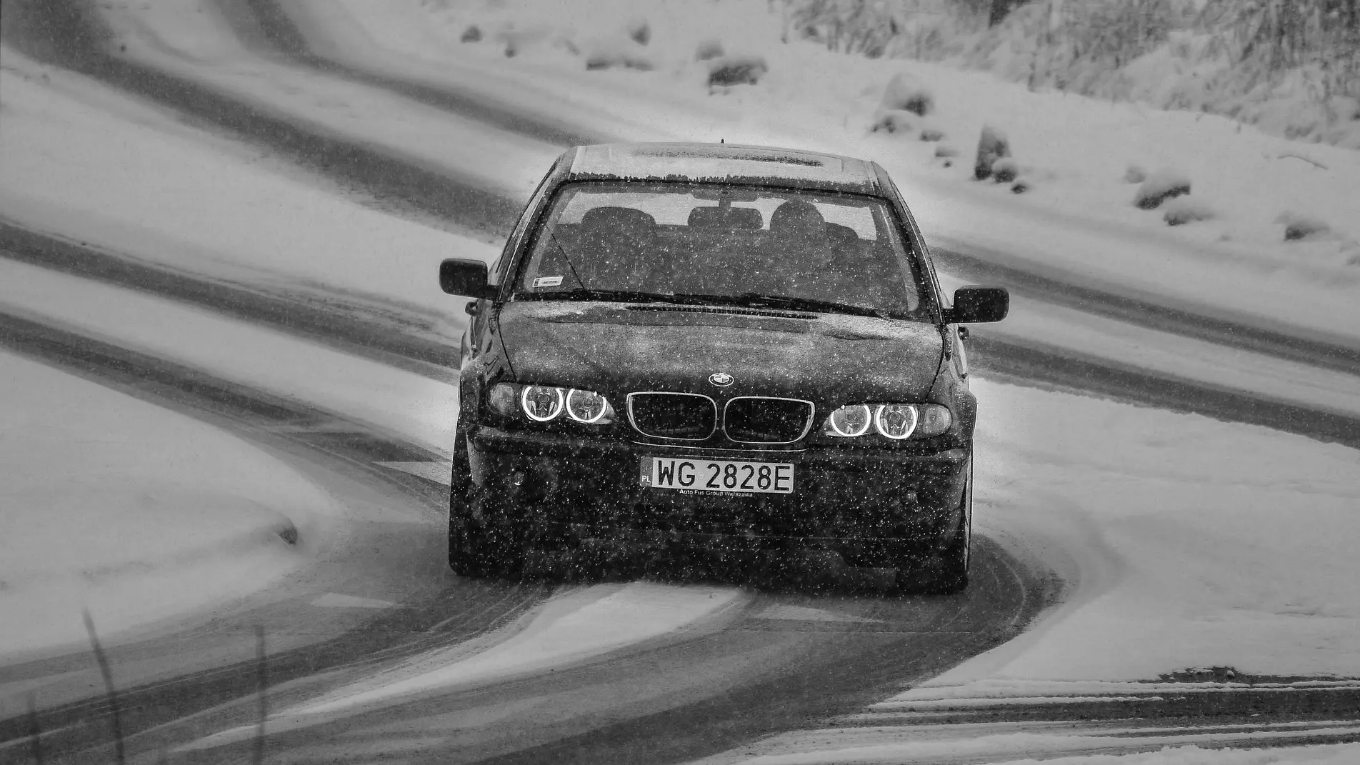 BMW_Serija 3_vožnja_sneg_zimska vožnja_Foto Pixabay-63e3ae29a00ee.webp