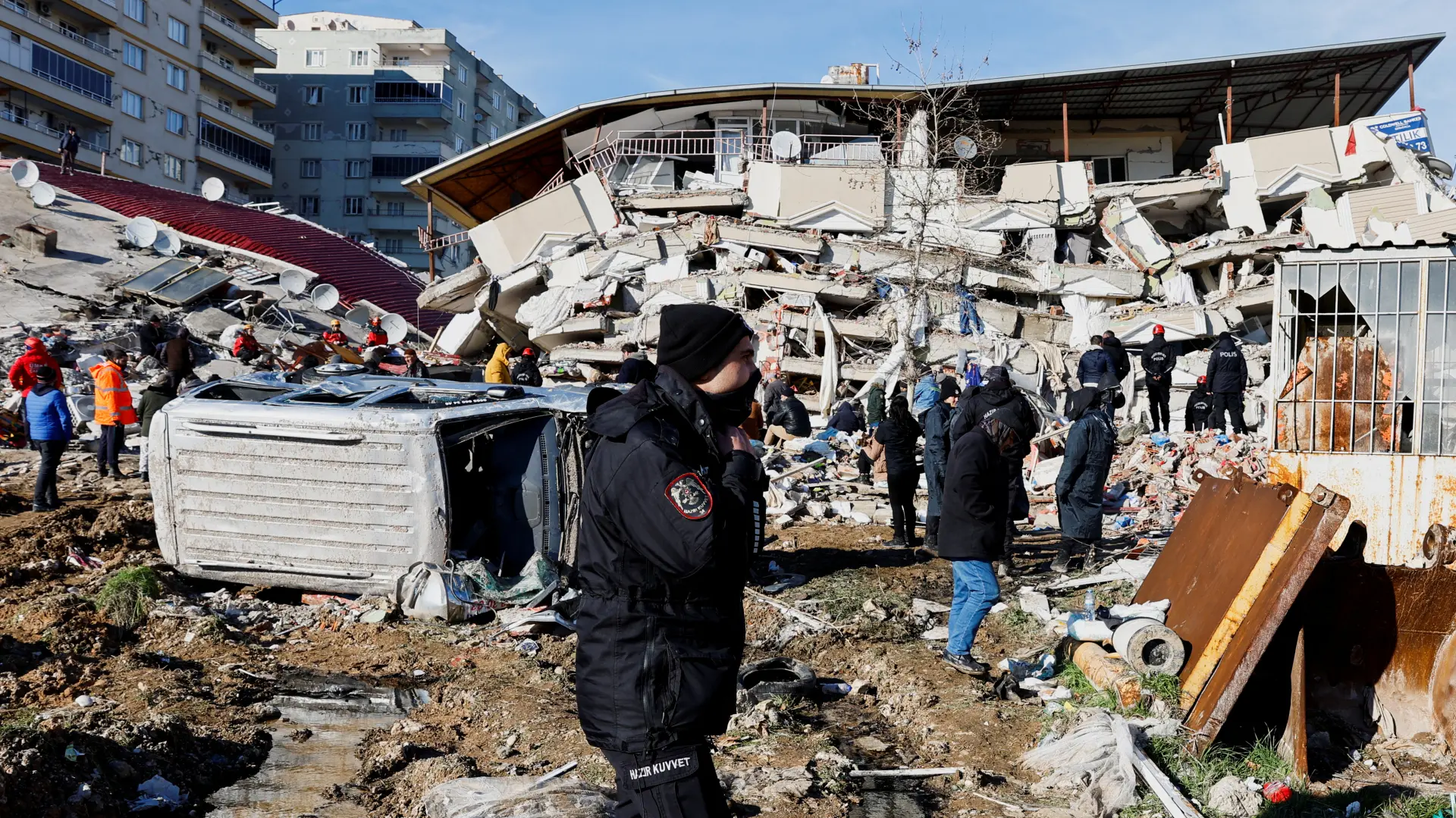 Turska zemljotres_Karamanmaraš_policija_Foto Reuters-63e8f3f1f271d.webp
