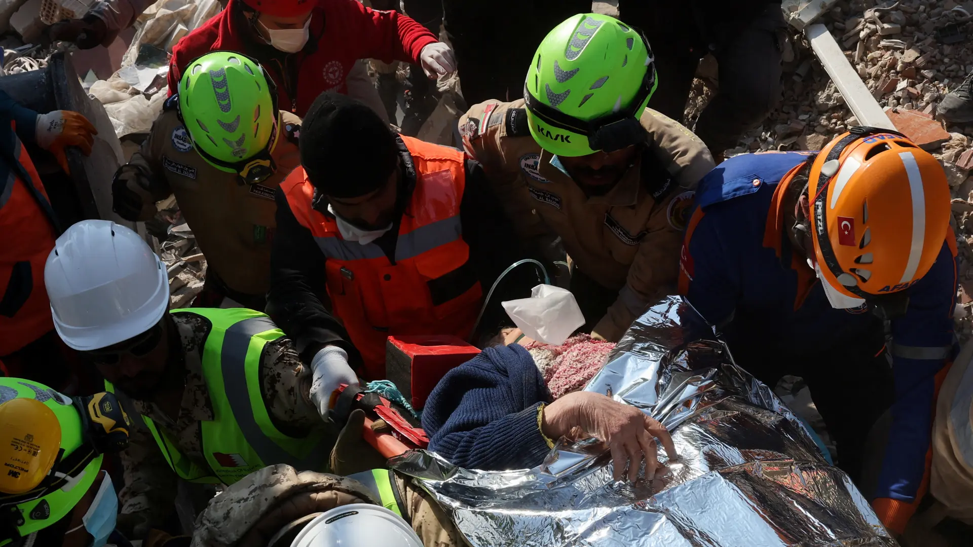 Zemljotres Turska_Hataj_spasioci_spasena žena_Foto Reuters-63ea04f983e51.webp