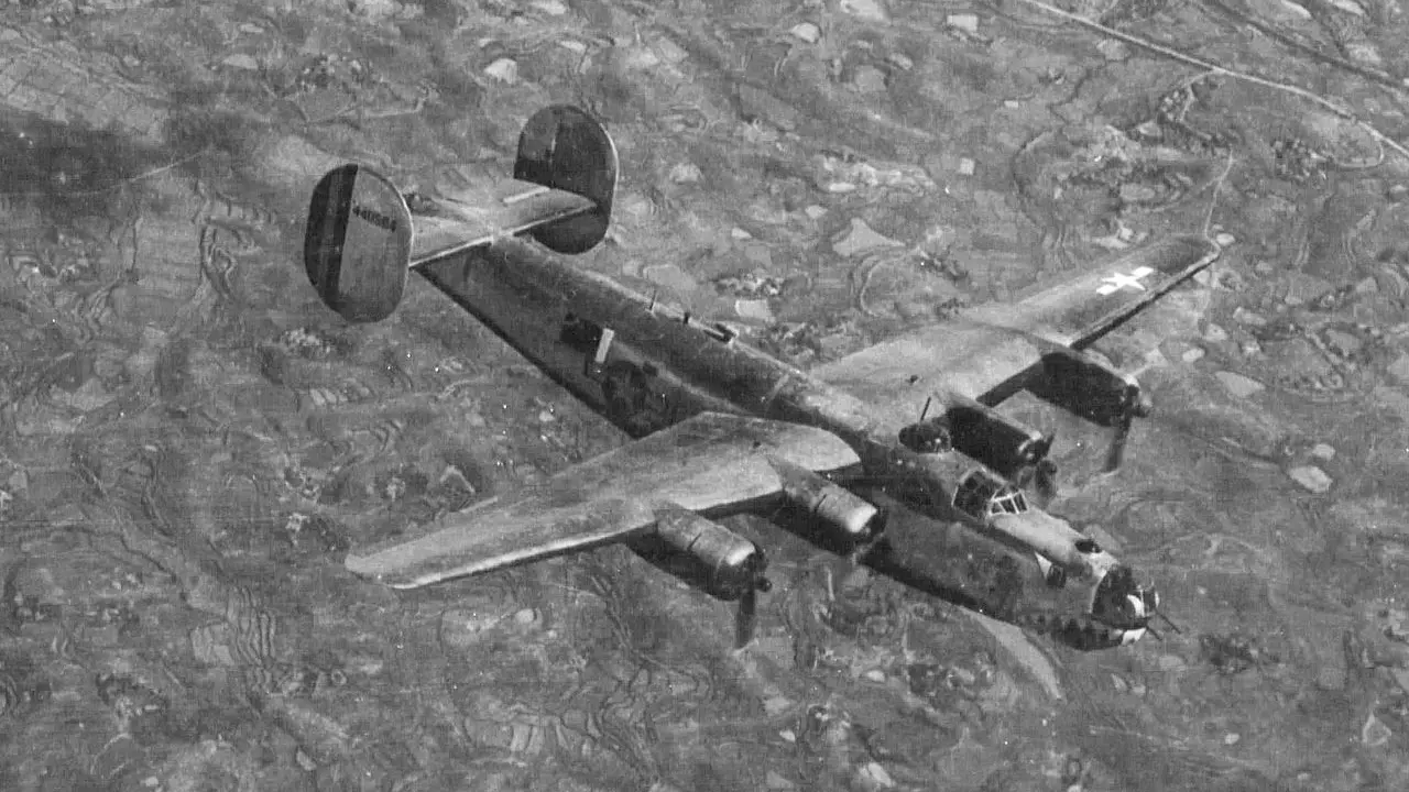 B-24 Liberator_avion_bombarder_Foto Wikimedia_Public domain-640081e244e16.webp