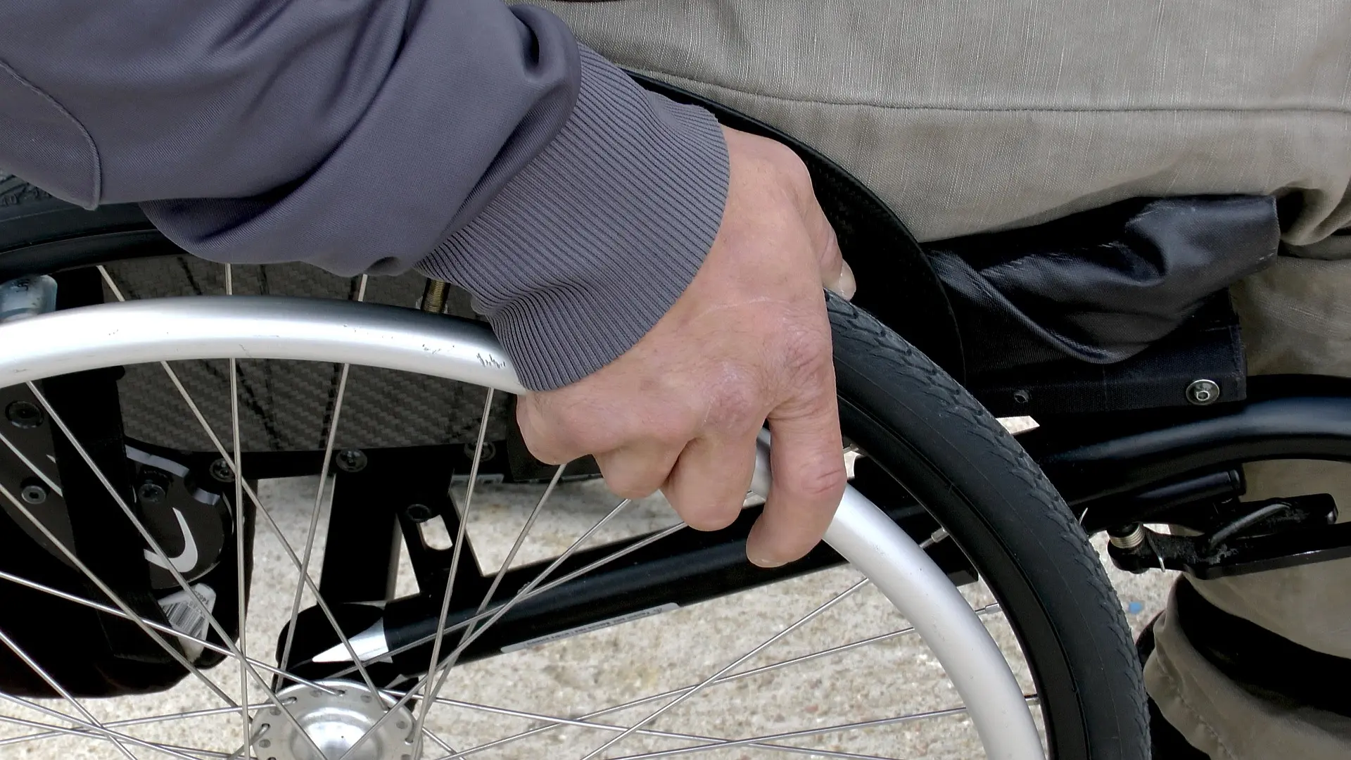 invalid invalidska kolica foto Pixabay-6419a54db3d02.webp