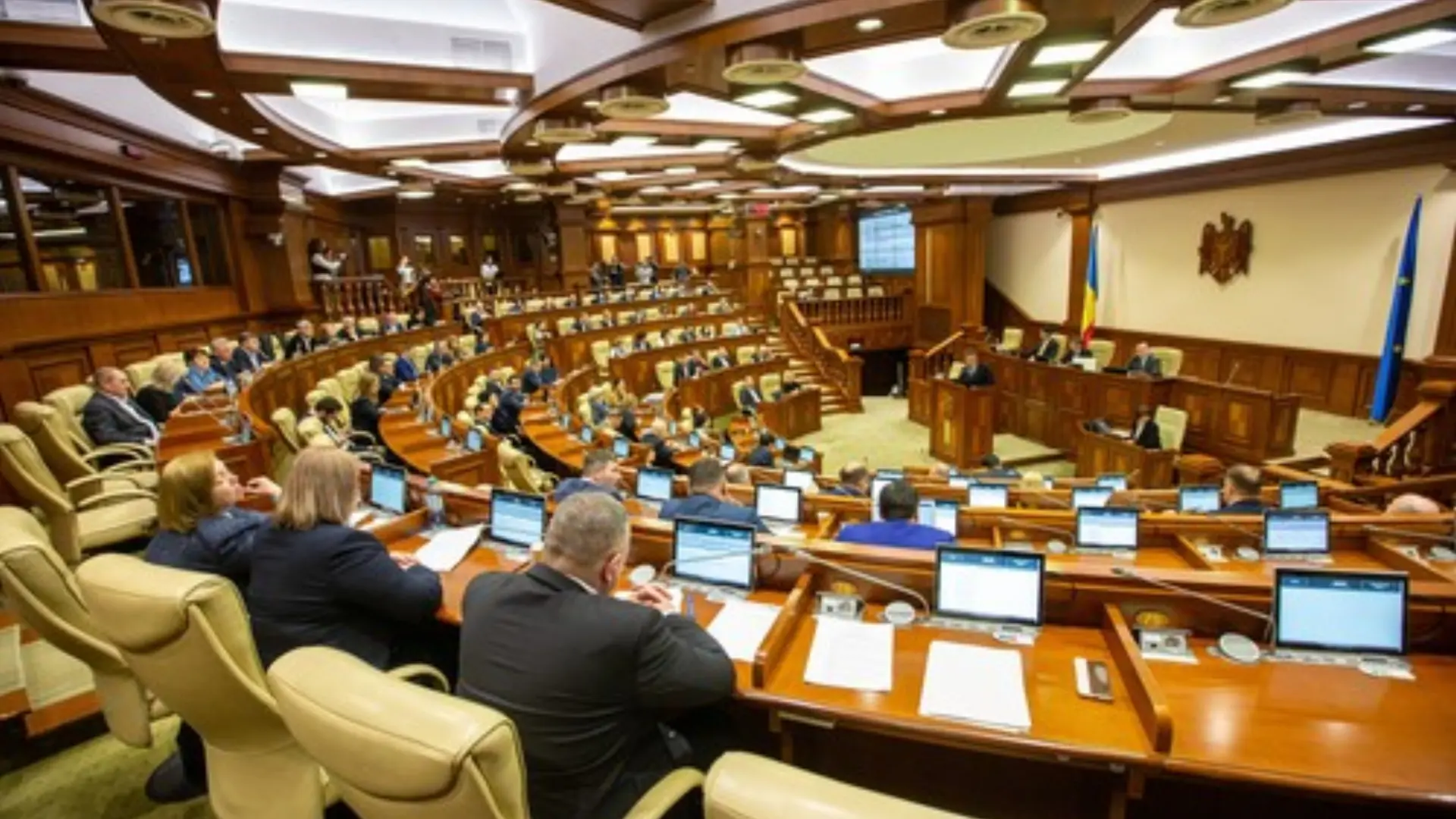 parlament moldavija profimedia-64010bb280d80.webp