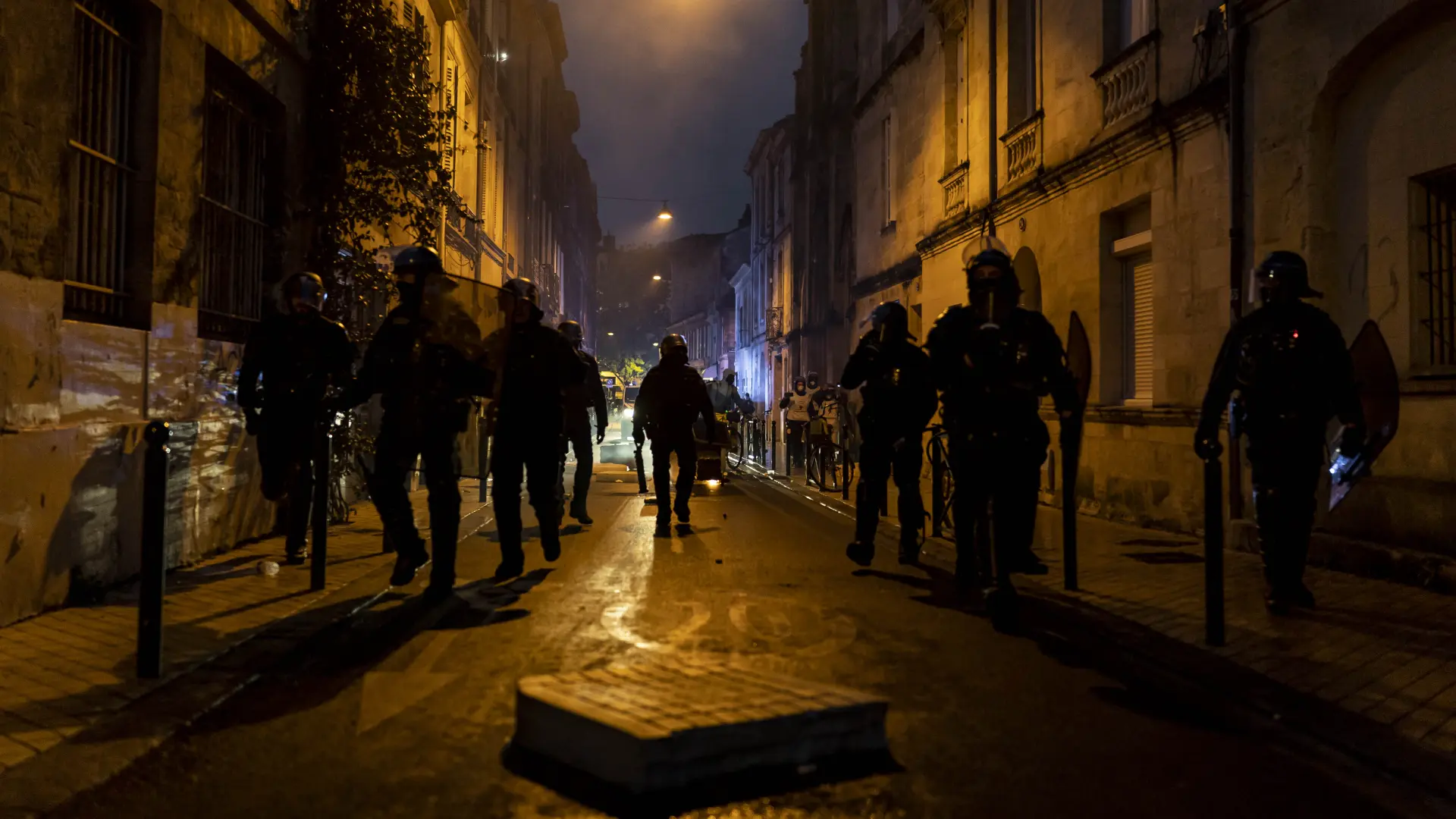Francuska policija_protest_penziona reforma_Bordo_Foto Reutres-643a4c5909b6f.webp