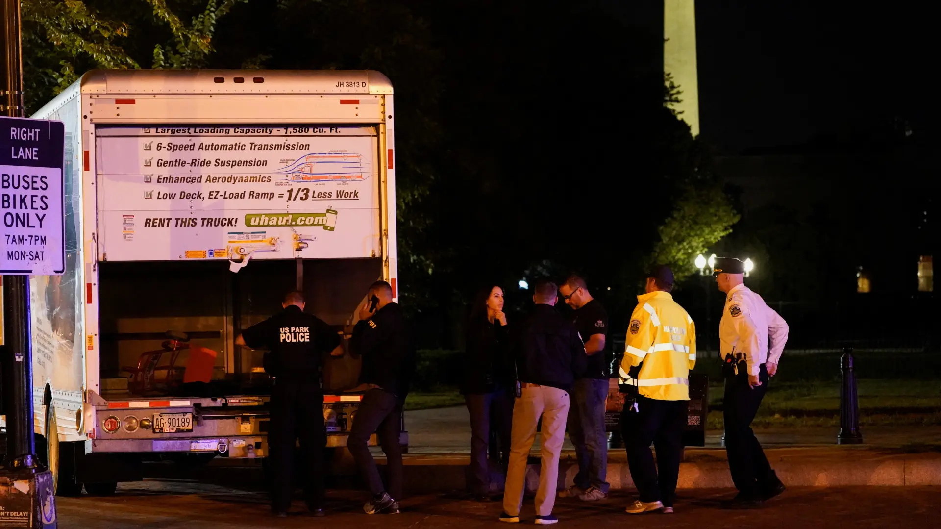 Vašington_Bela kuća_kamion udario u barijere_policija_Foto Reuters (1)-646c5afd17e27.webp