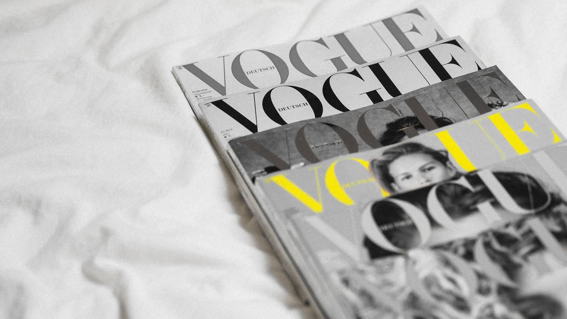 Vogue_Vog_magazin_časopis_Foto Unsplash-645f7313c9b4b.webp