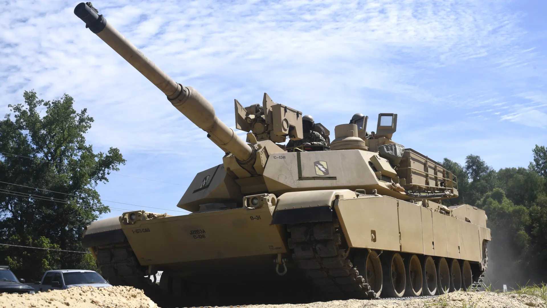 Tenk_M1A1 Abrams_Foto Tanjug_Courtland Wells_The Vicksburg Post via AP-64886272b980c.webp