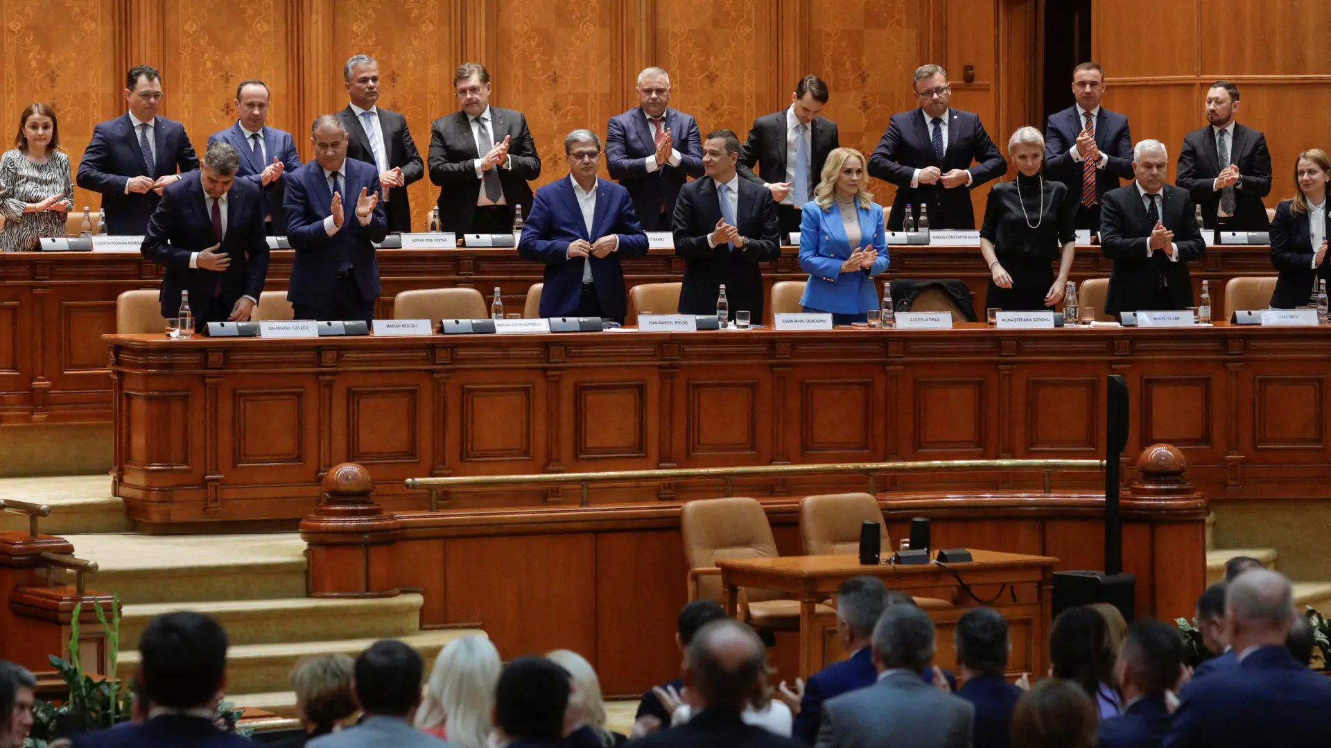 rumunski parlament reuters-648b18570423e.webp