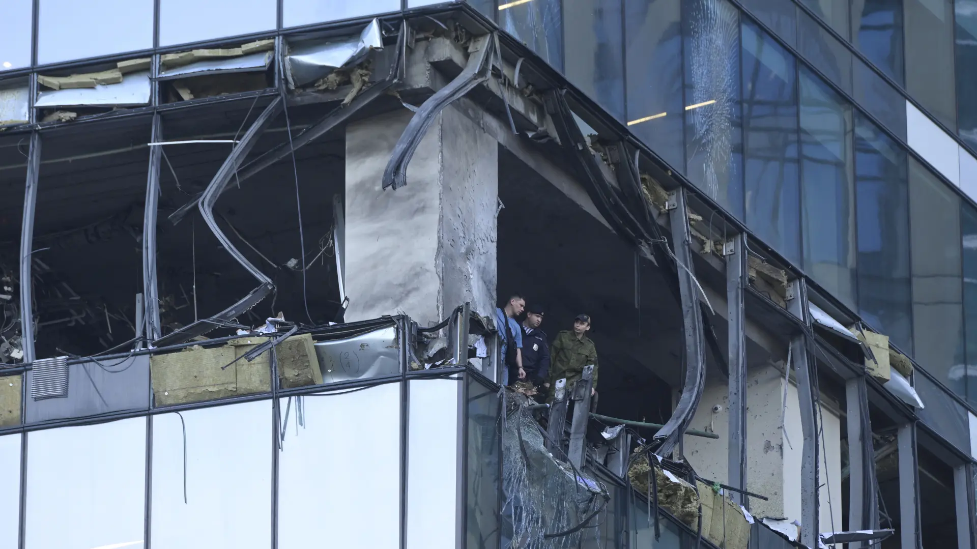Moskva_ukrajinski dronovi oboreni_oštećene poslovne zgrade_Foto Tanjug_AP (1)-64c62307cc672.webp