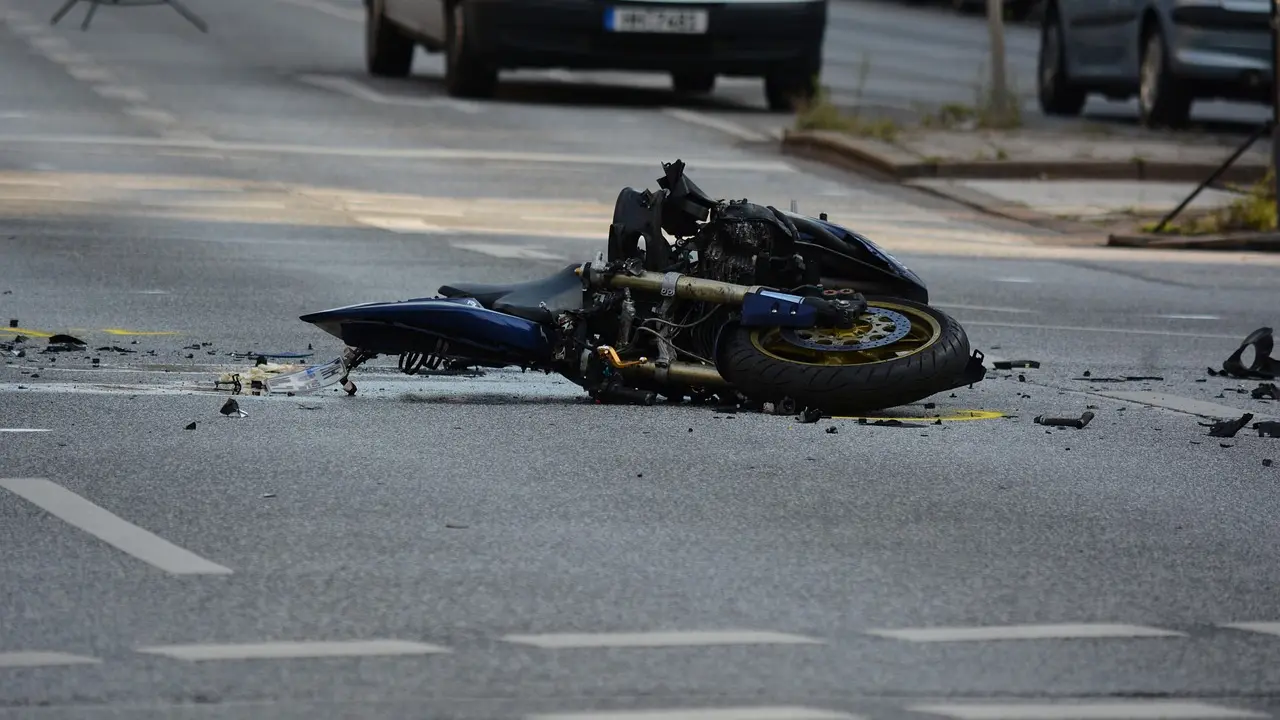 saobraćajna nesreća motor pixabay-64eeedddbb9fe.webp