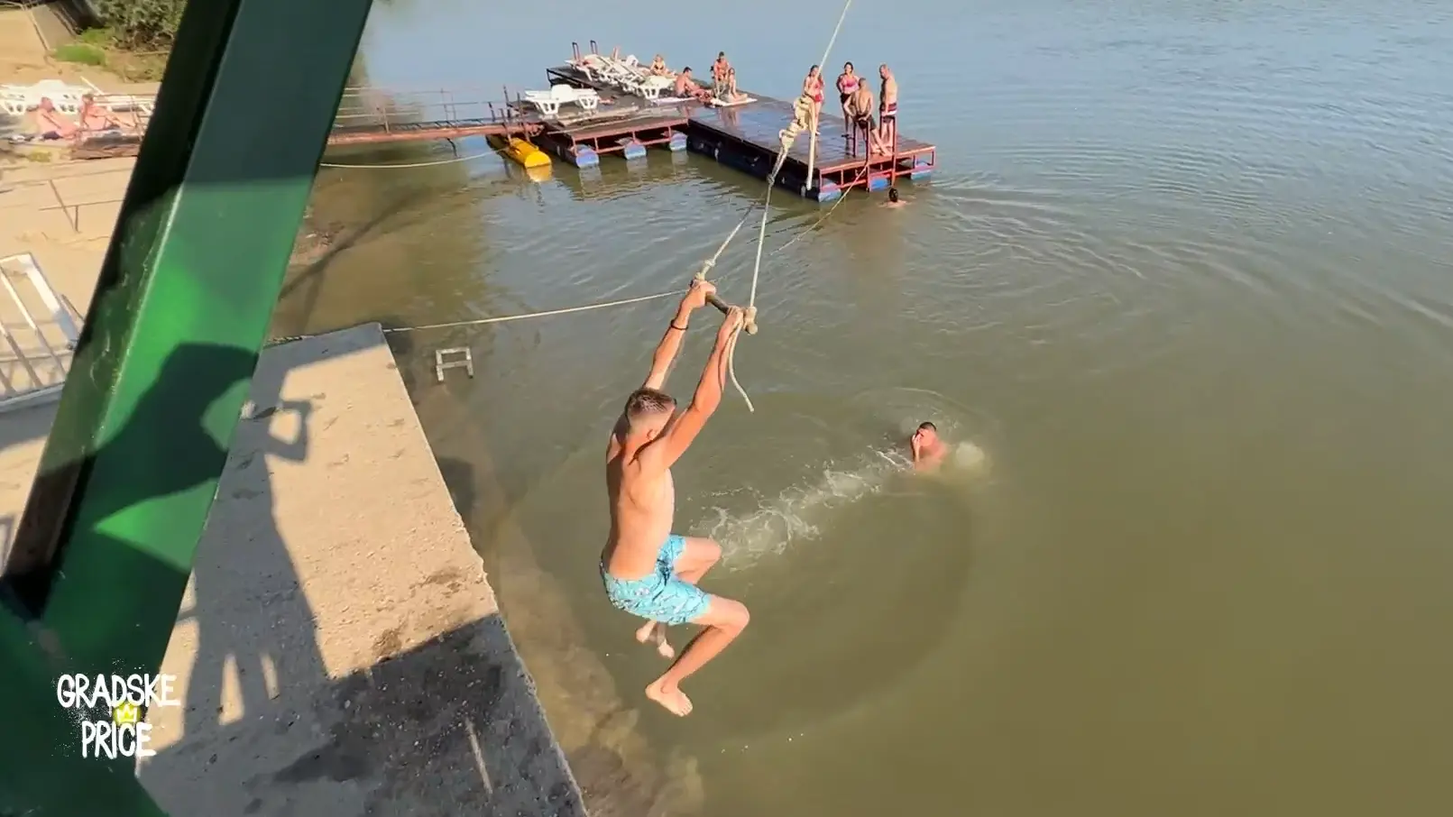 Tarzan plaža. Gradske priče una-65085c5f83121.webp