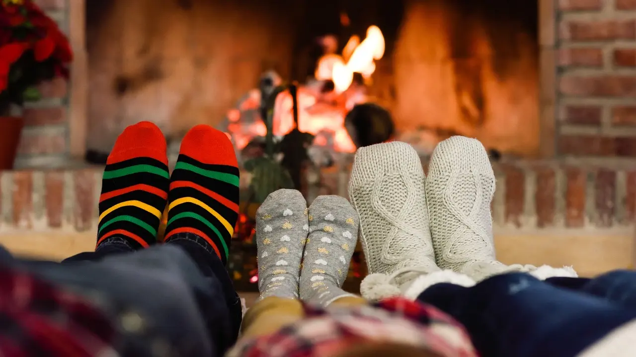 Čarape, kamin, zima, porodica, božić, Pixabay-652687ab6ac6c.webp