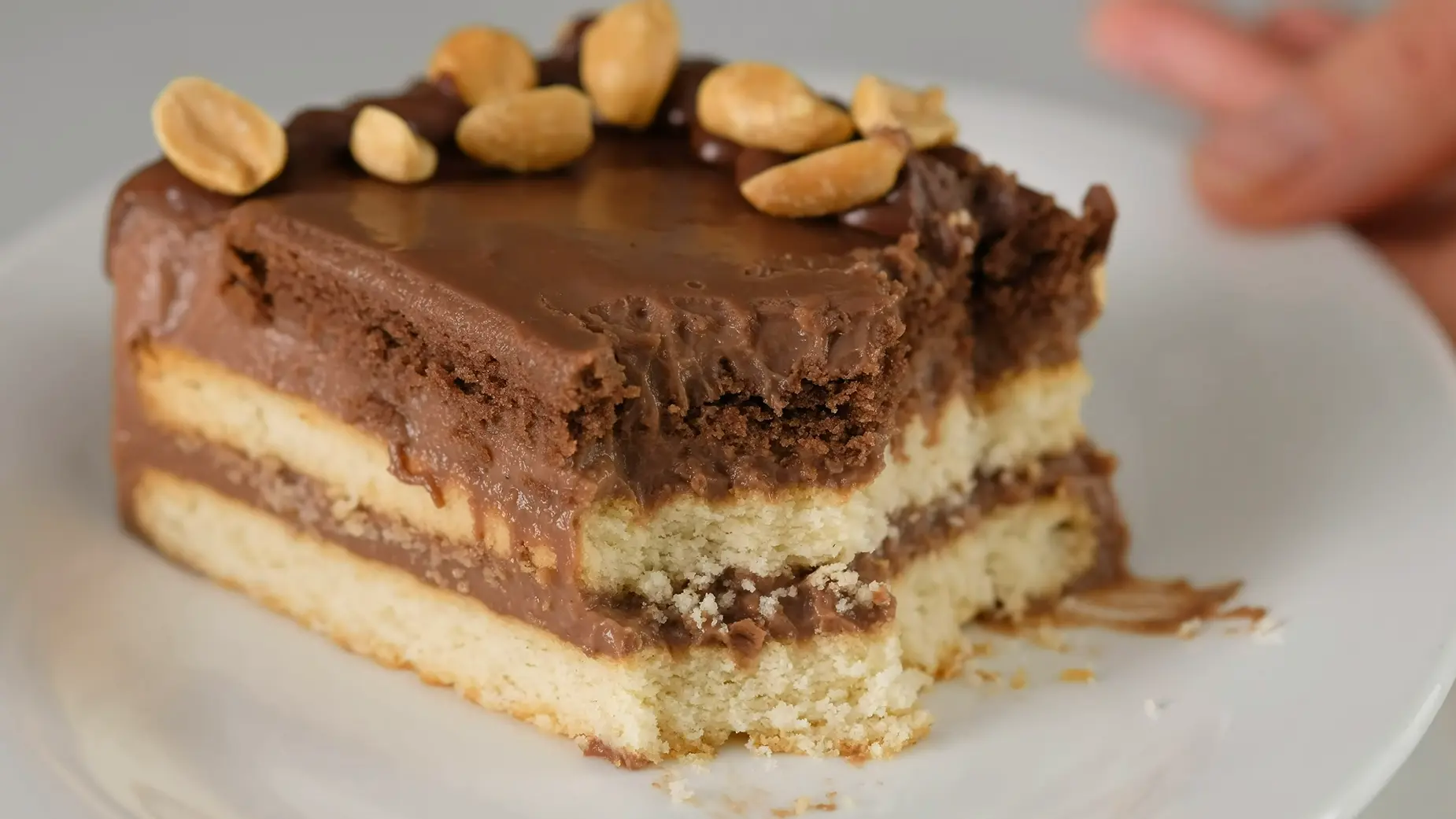 čokoladni kolač sa keksom Youtube printscreen Best food here-651aa5a263c0d.webp
