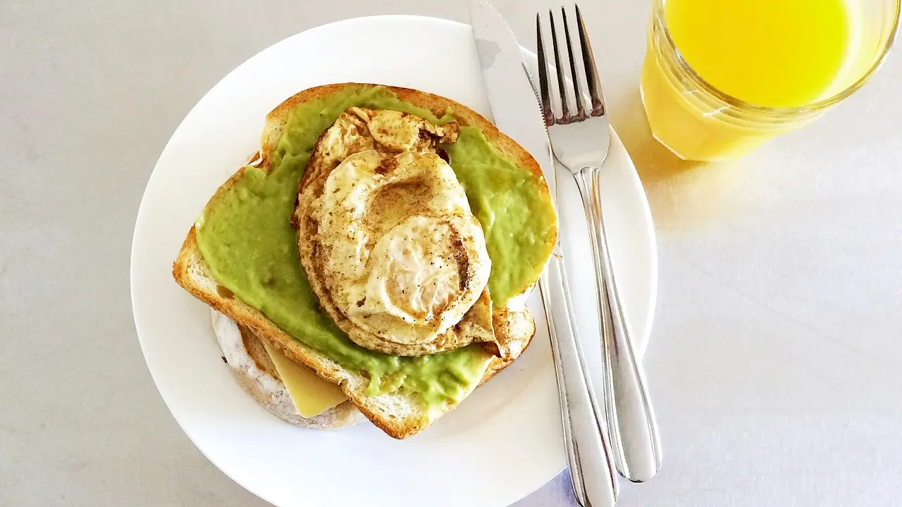 doručak jaja tost avokado pixabay-65521e9f5b153.webp