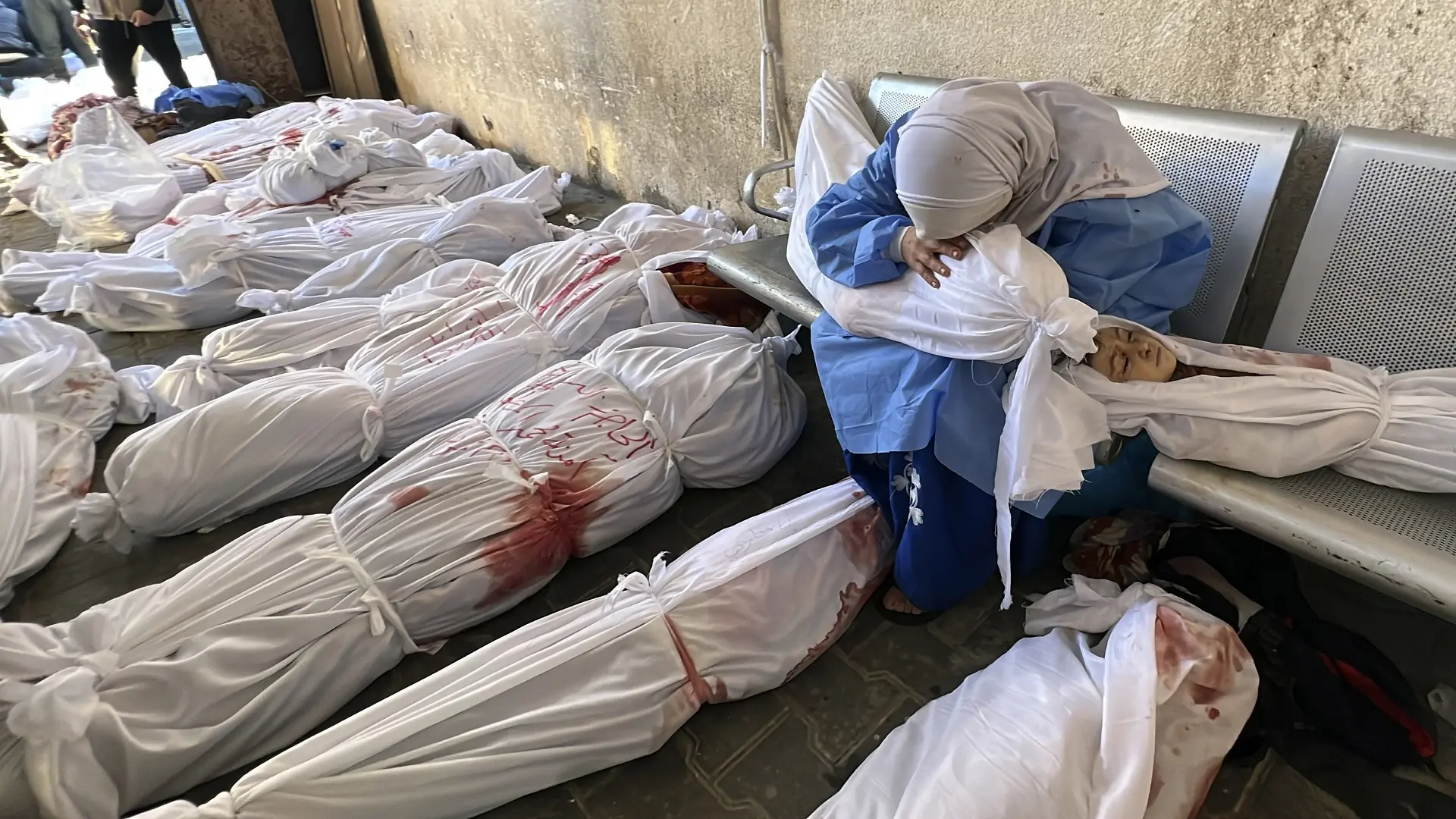 izbeglički kamp džabalija, ubijeni palestinci - 18 nov 2023 - foto AP Photo Ahmed Alarini Tanjug-655c9f64d769f.webp