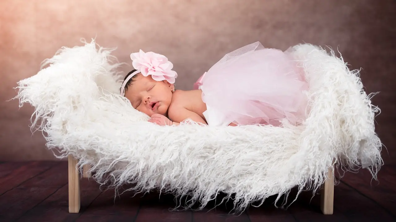 beba, devojčica, novorođenče, pixabay-656dfe5cd7d2e.webp