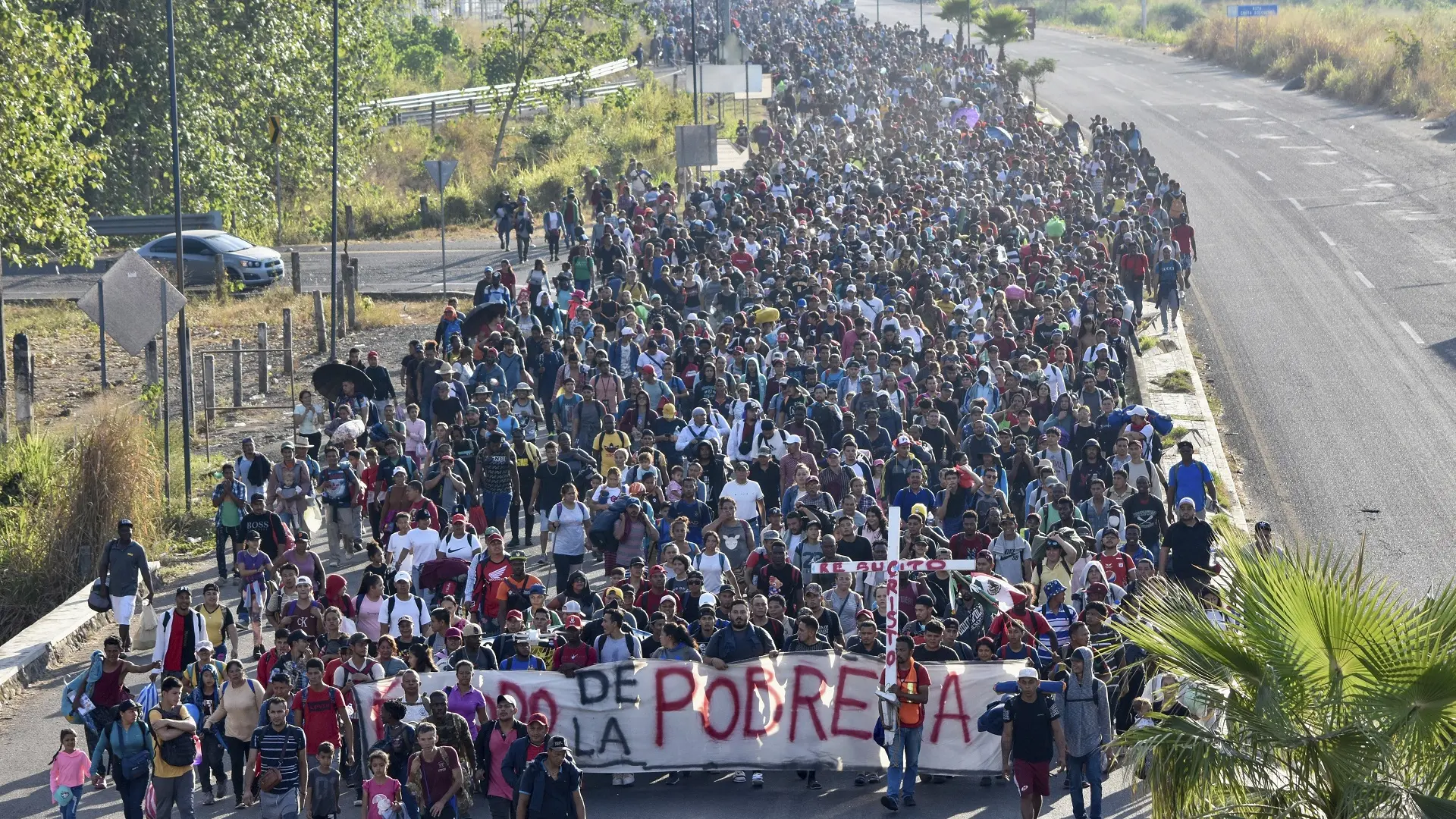 hiljade migranata krenule iz južnog meksika u sad, migranti - 25 dec 2023 - foto AP Photo Edgar H. Clemente Tanjug (1)-65896eeacd3df.webp