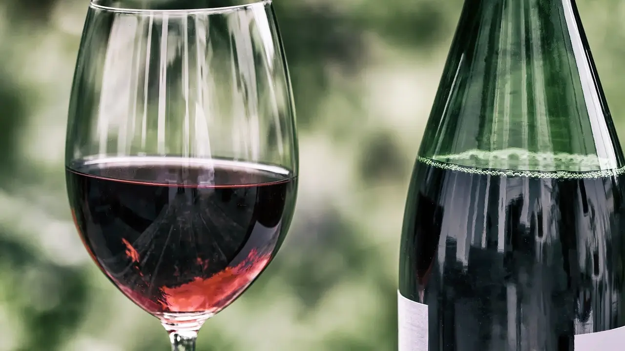 vino, čaša, crveno vino, pixabay-656df6ee072b0.webp