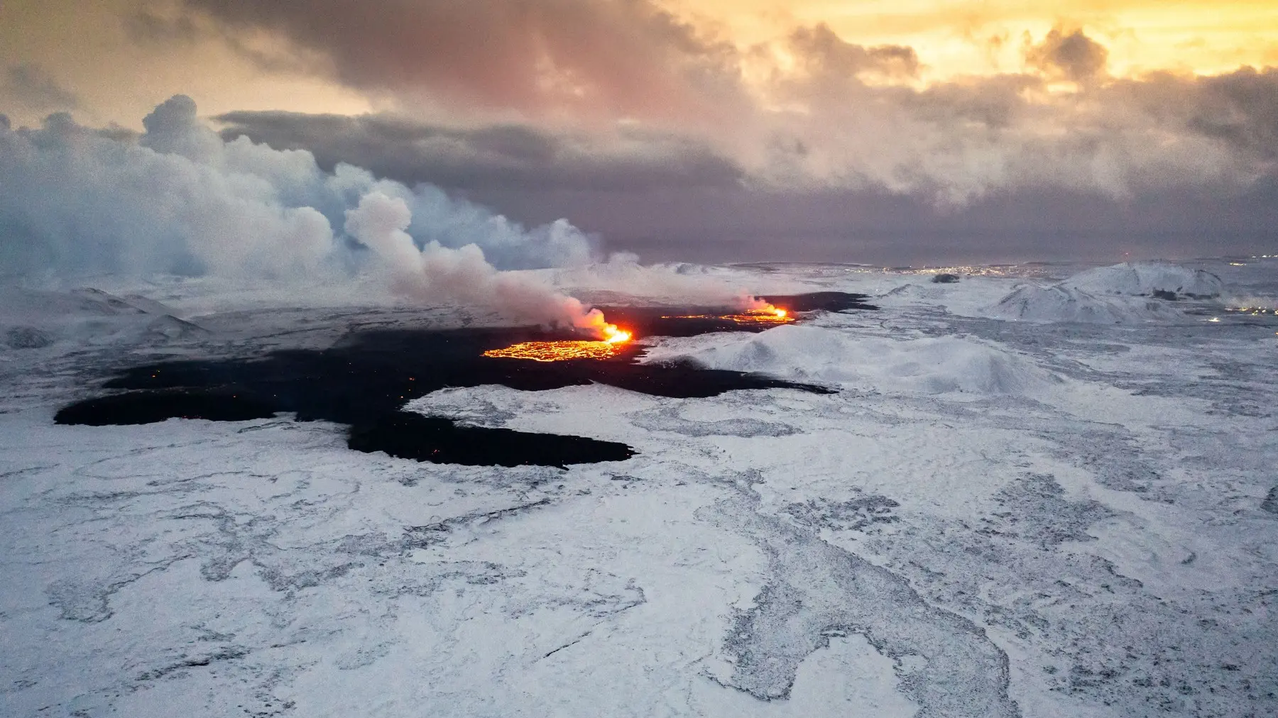 erupcija vulkana, island poluostrvo rejkjanes, 19 dec 2023 - profimedia-65a3a59ec3120.webp