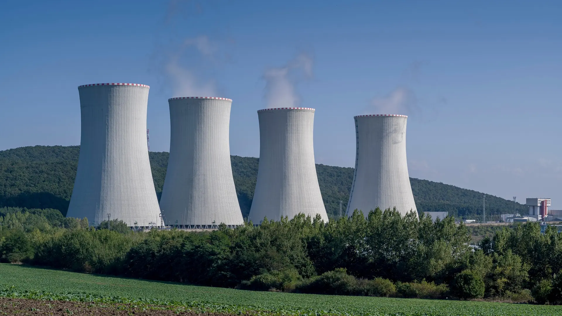 nuklearna elektrana, močovce, slovačka - shutterstock-65b28fb0ae300.webp
