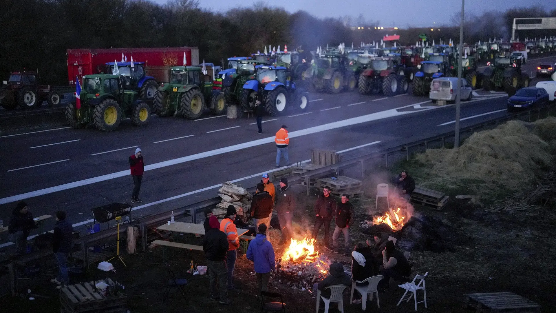 protest francuskih poljoprivrednika, francuska, poljoprivrednici - 31 jan 2024 - AP Photo Thibault Camus Tanjug (3)-65ba1313172a1.webp