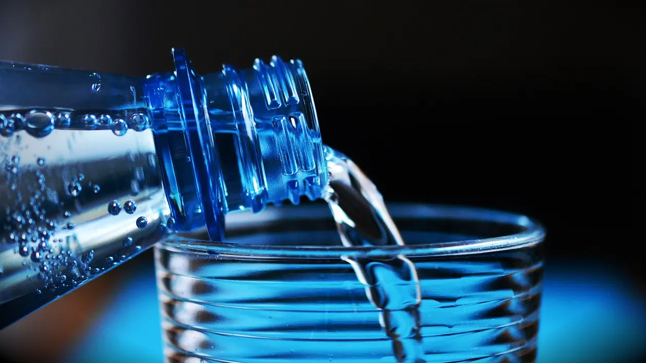 voda, tečnost, hidratacija, piće, flaša, čaša, pixabay-65a7a5779ff69.webp