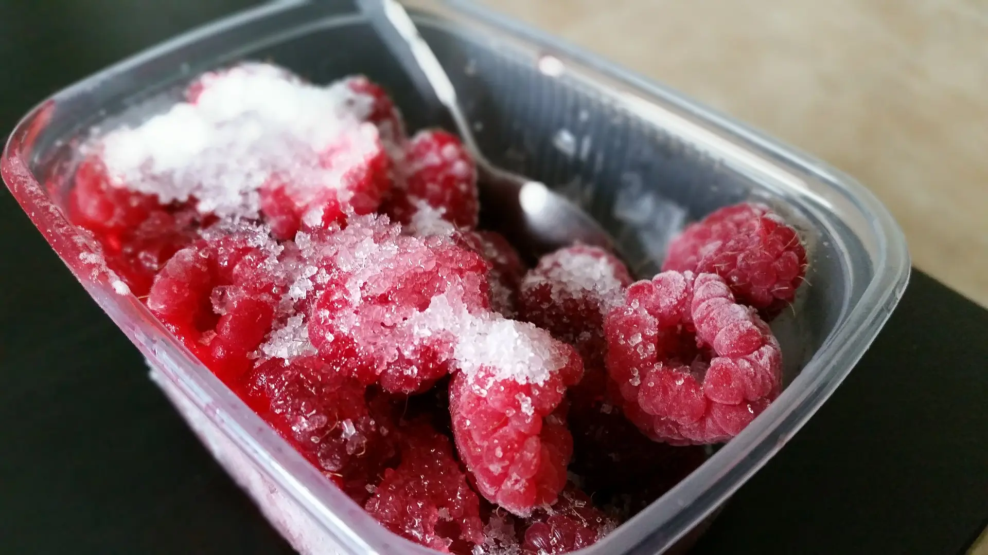 zamrznute maline voće pivabay-65d8813e20555.webp