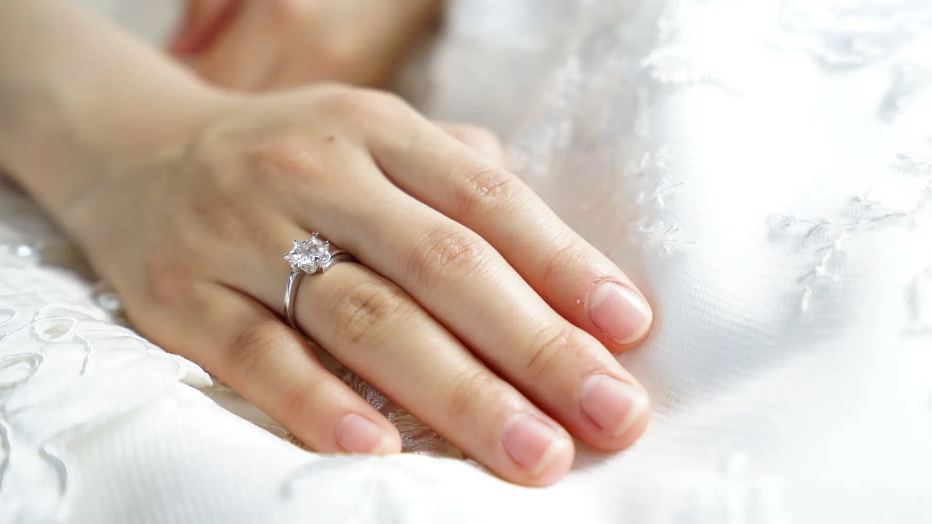 dijamantski prsten, ruka, veridba, pixabay-65fc26b150828.webp