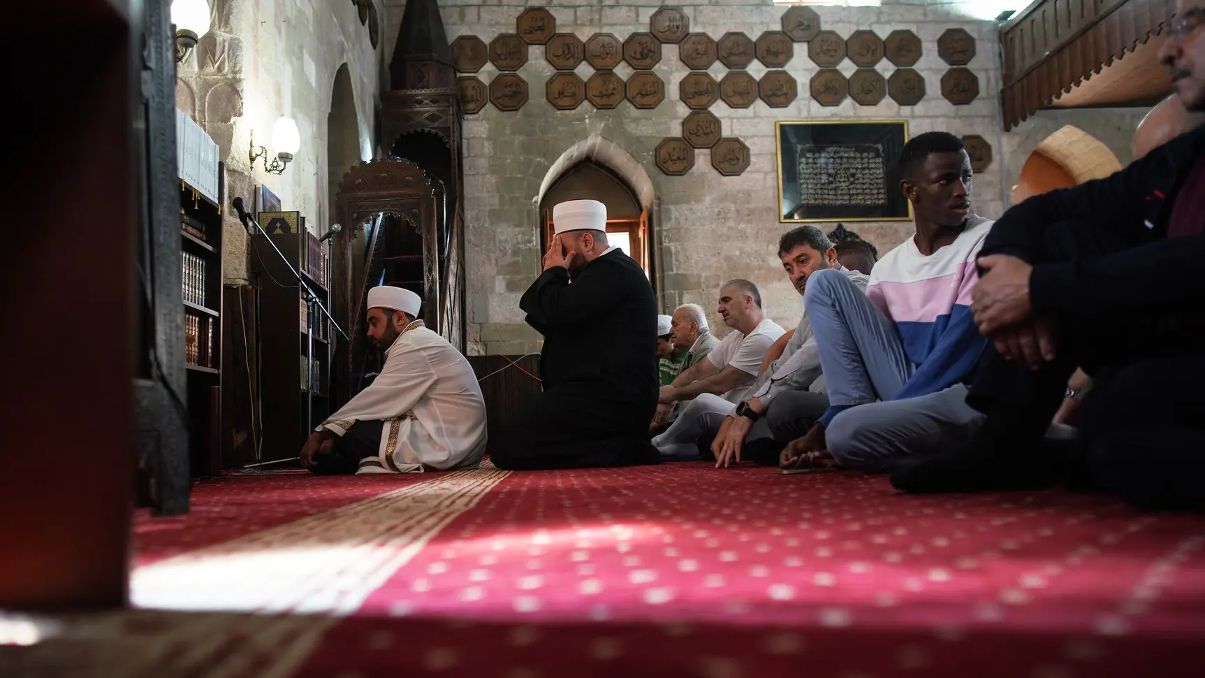 džamija u beogradu islam klanjanje profimedia-65eeb44de963d.webp