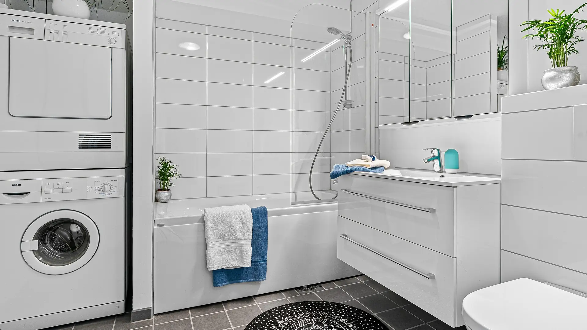 kupatilo, tuš kabina, kada, wc, toalet, veš mašina, ogledalo, pixabay-65e9b7e5ef6fe.webp