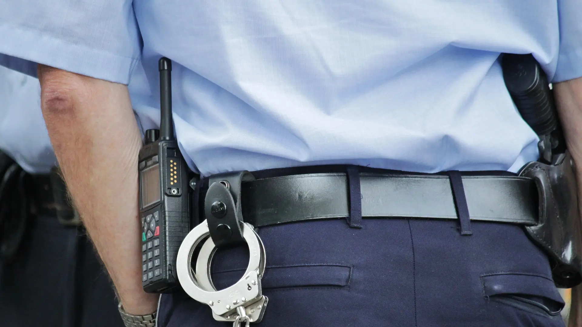 policija, hapšenje, policajac pixabay-6617aaf8df834.webp