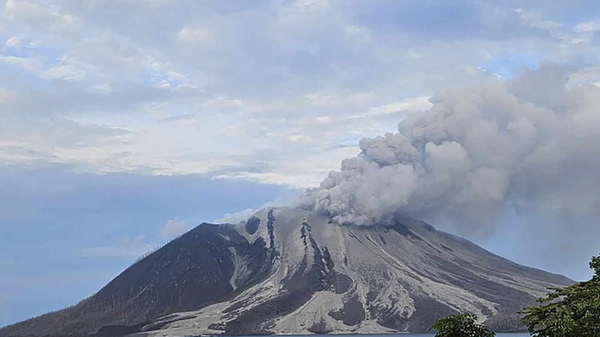 Indonezija vulkan PVMBG via AP Photo via tnajug-6634cb1635a11.webp