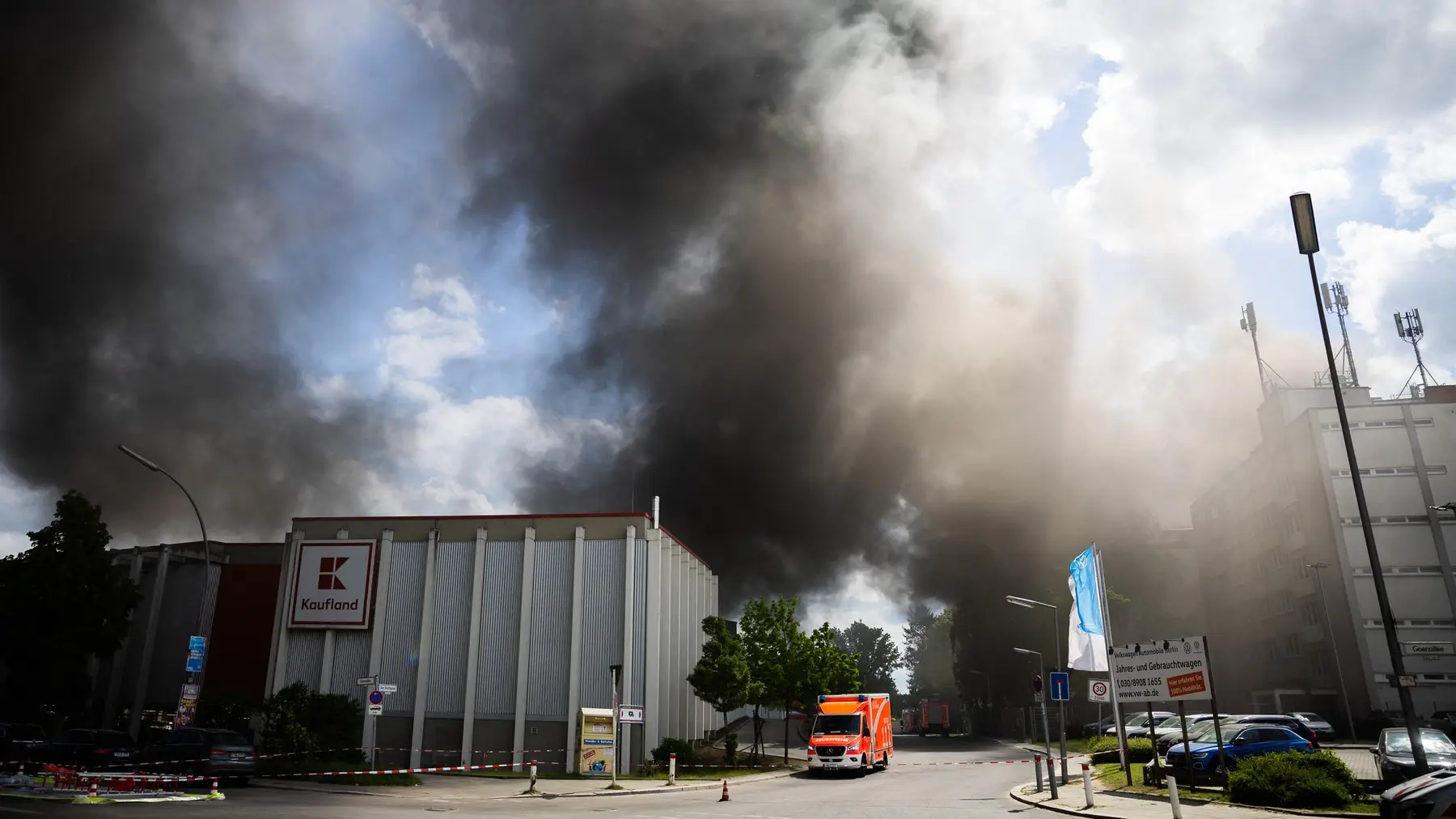 berlin, požar u fabrici dil metal, diehl - 3 maj 2024 - profimedia (1)-6634fe8e57dda.webp