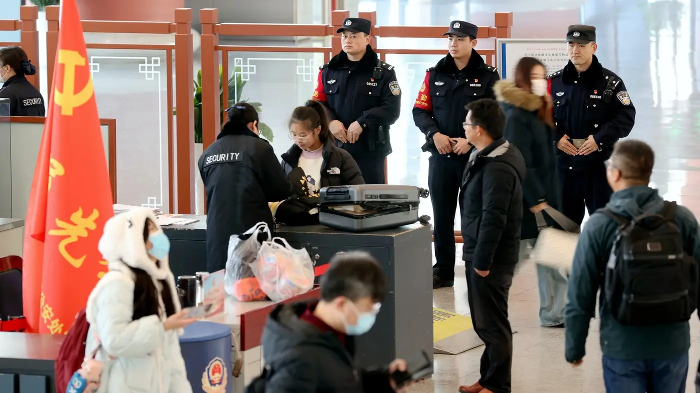 kineska policija, 1 jan 2024 - profimedia-664b2bf62bde2.webp