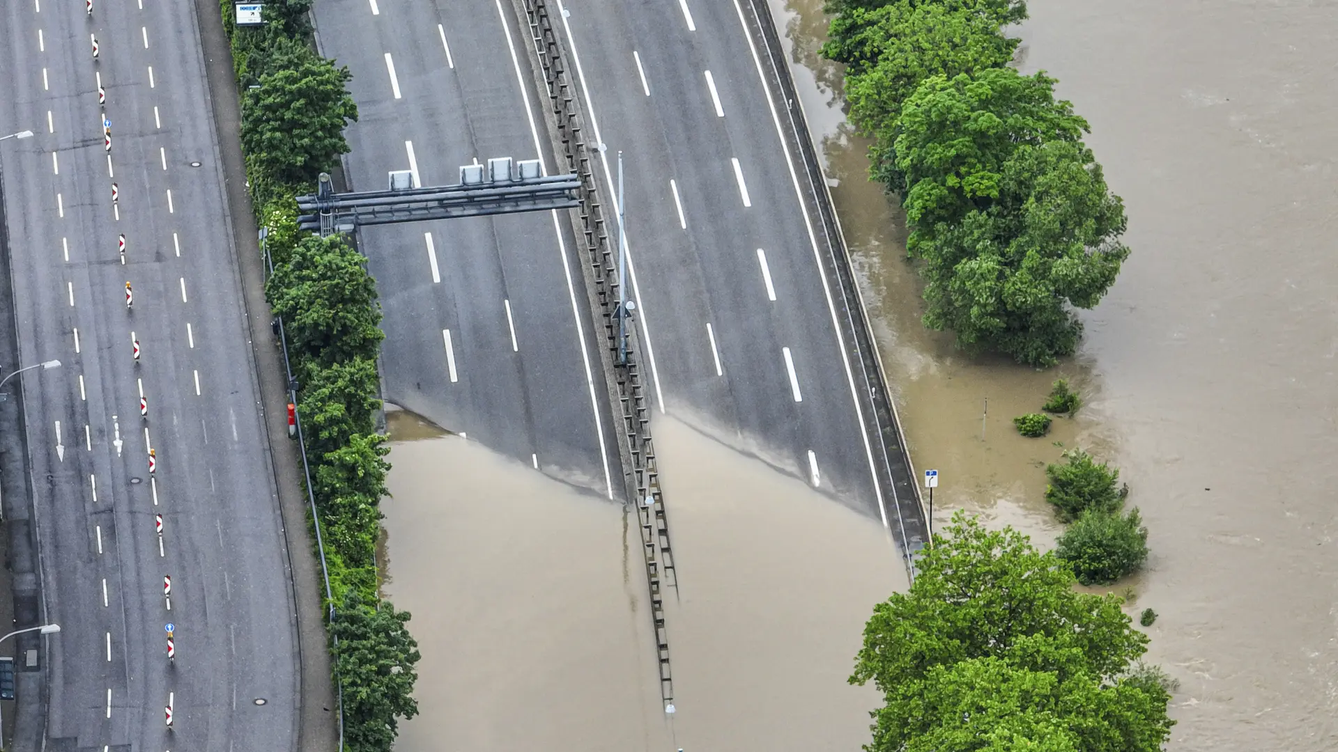 nemačka poplave Laszlo Pinterdpa via AP) tanjug-664863267eade.webp