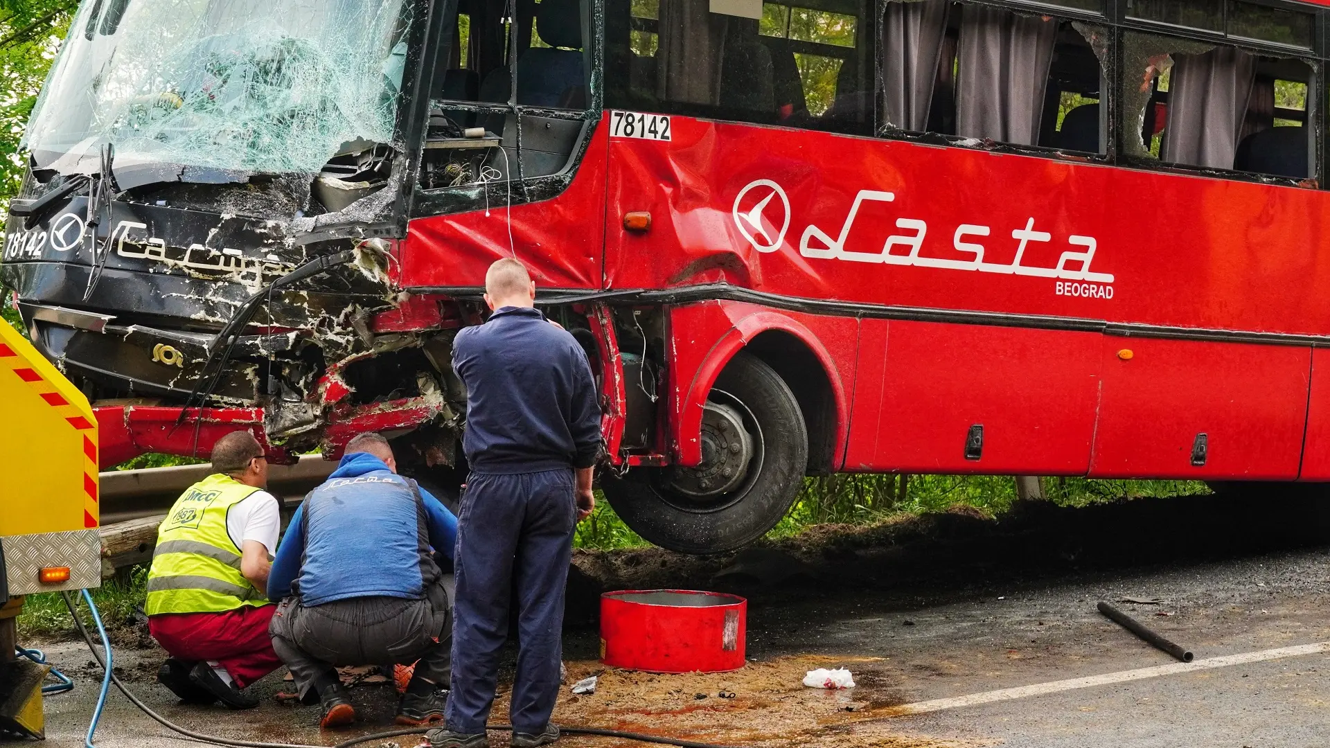 saobraćajna nesreća kod mladenovca, sudar džipa i autobusa - 29 maj 2024 - TANJUG VLADIMIR ŠPORČIĆ (8)-6656e0d6c0311.webp