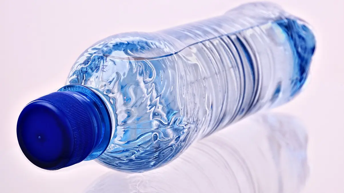 Plastična flaša voda pixabay-6665af3142447.webp