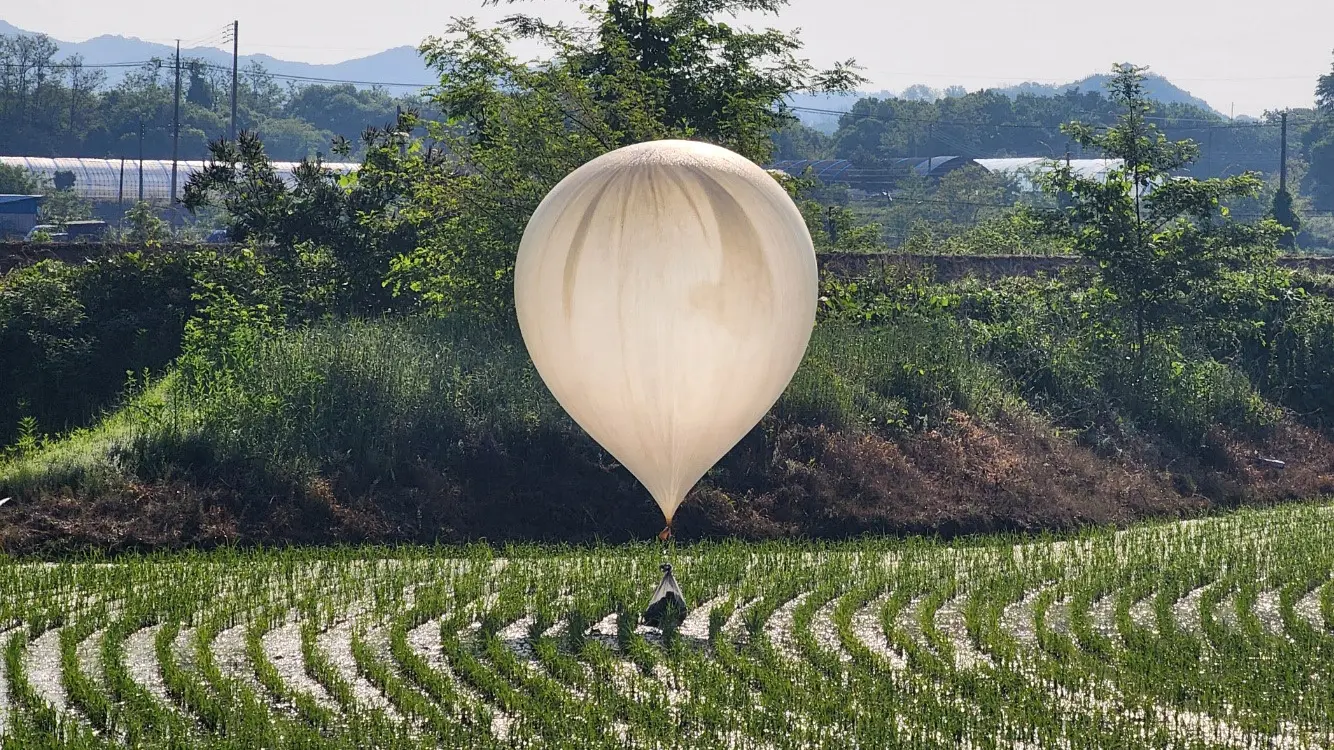 balon sa smećem, smeće, severna koreja poslala balone sa đubretom u južnu koreju, južna koreja, đubre - 29 maj 2024 - foto Reuters-665b17548ae99.webp