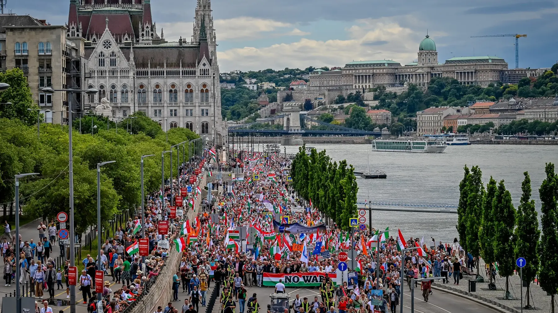 marš mira u budimpešti, budimpešta - 1 jun 2024 - profimedia-665b26f028d14.webp